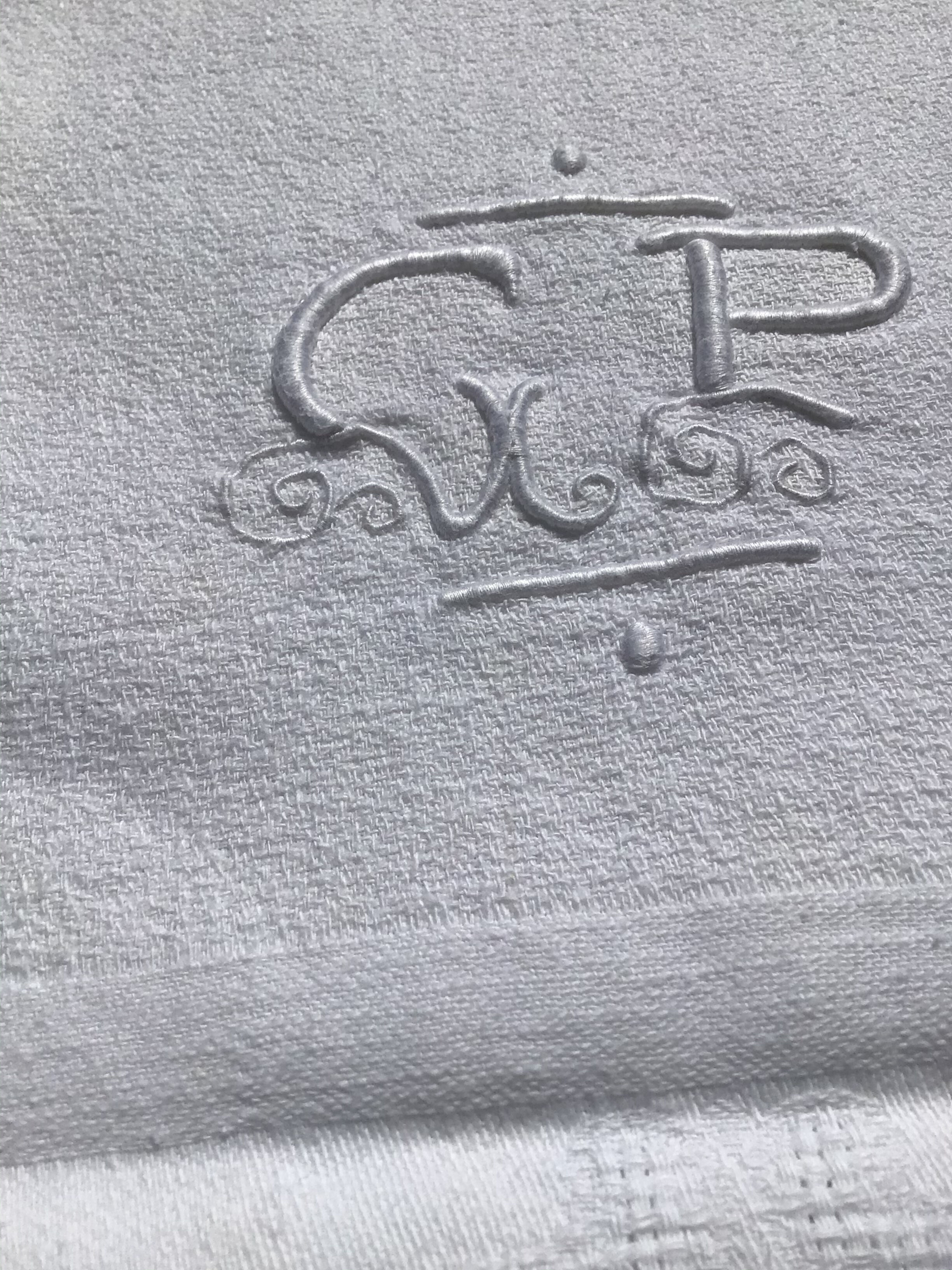 GP embroidered rectangle tablecloth with 9 matching diamond towels