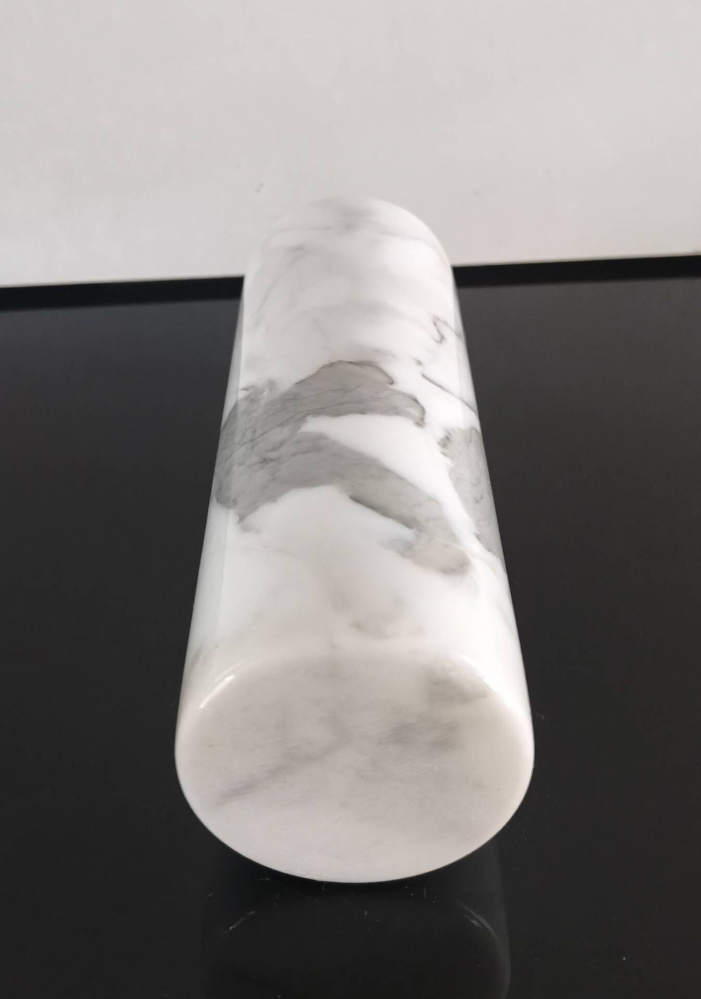 Vase en marbre blanc