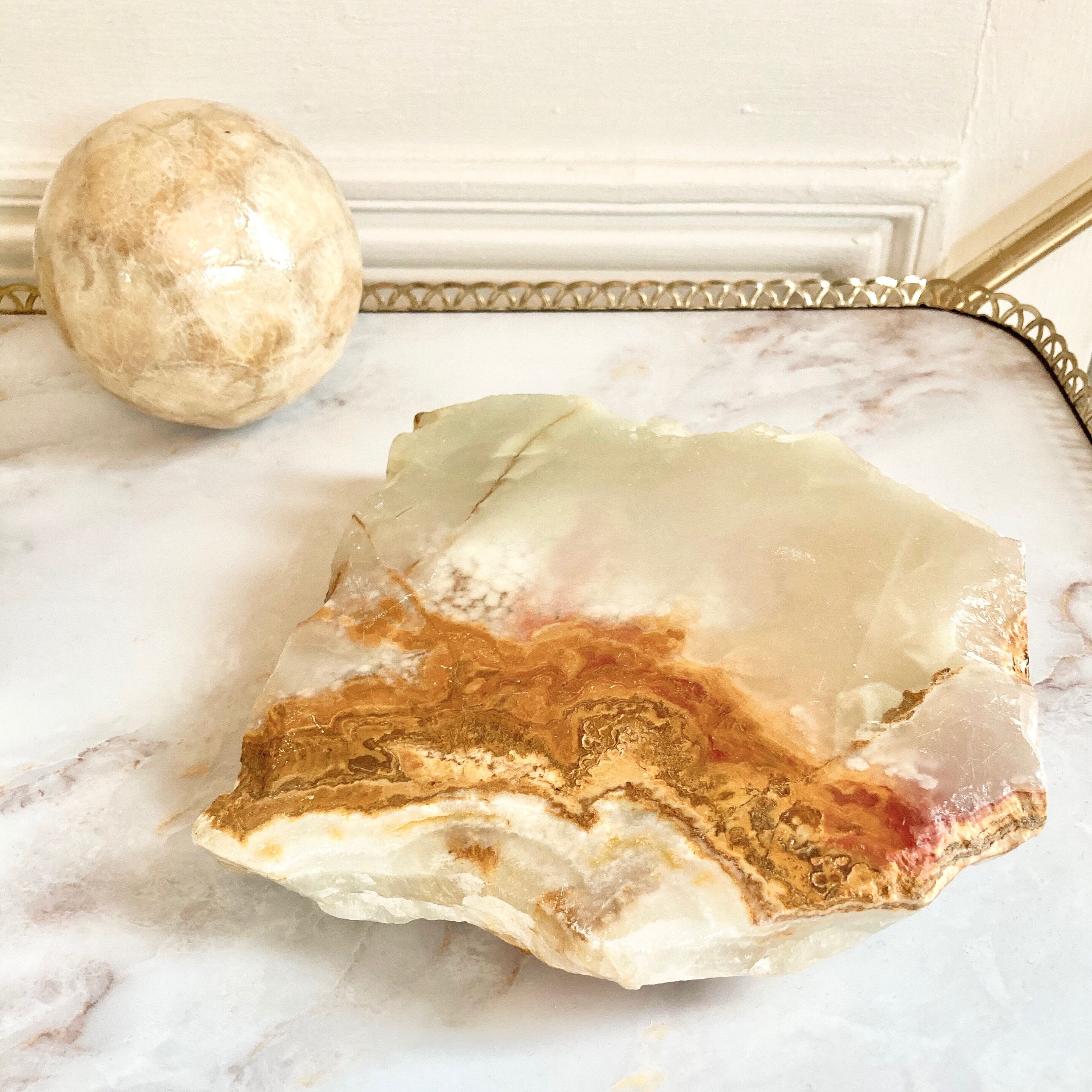 Xxl ashtray in alabaster