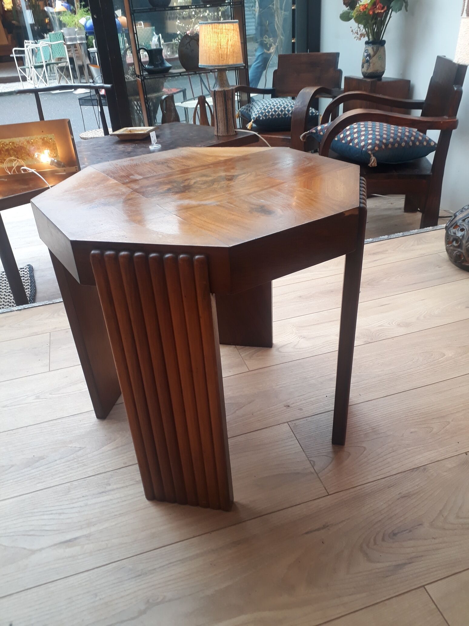 Octagonal side table in walnut veneer