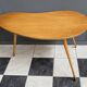 Table en bois en forme de rein des années 1960