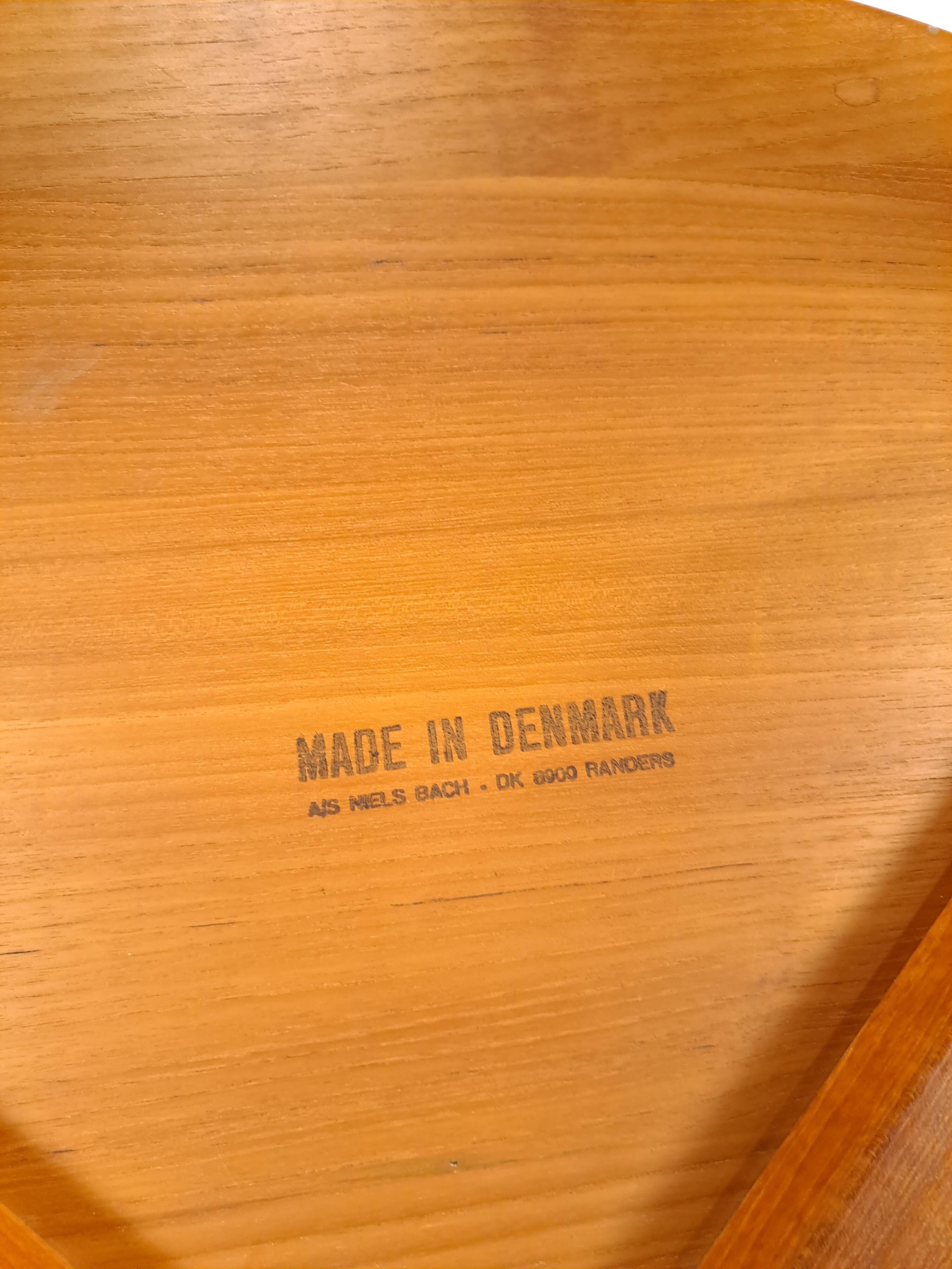 Table basse ronde en teck Niels Bach Danemark