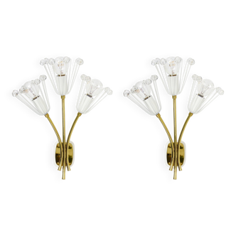 Pair of mid-century wall sconces in brass with flowers, Emil Stejnar, Rupert Nikoll, Austria, 1950s.
