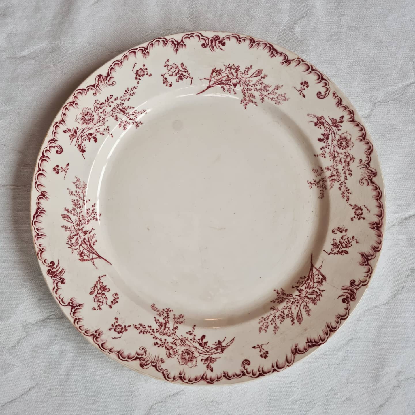 Serving dish iron earth Cadiz de Creil and Montereau