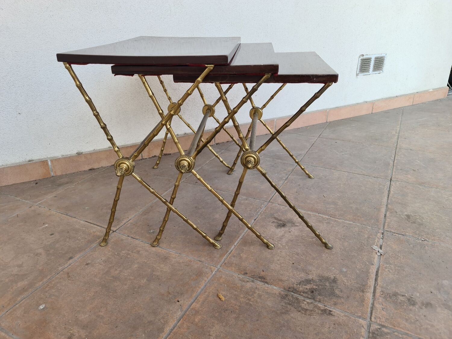 Série de 3 tables gigognes avec pieds en x