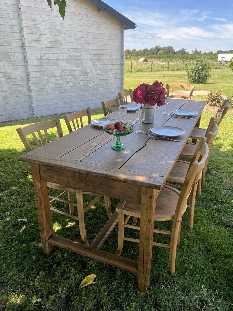 Farm table