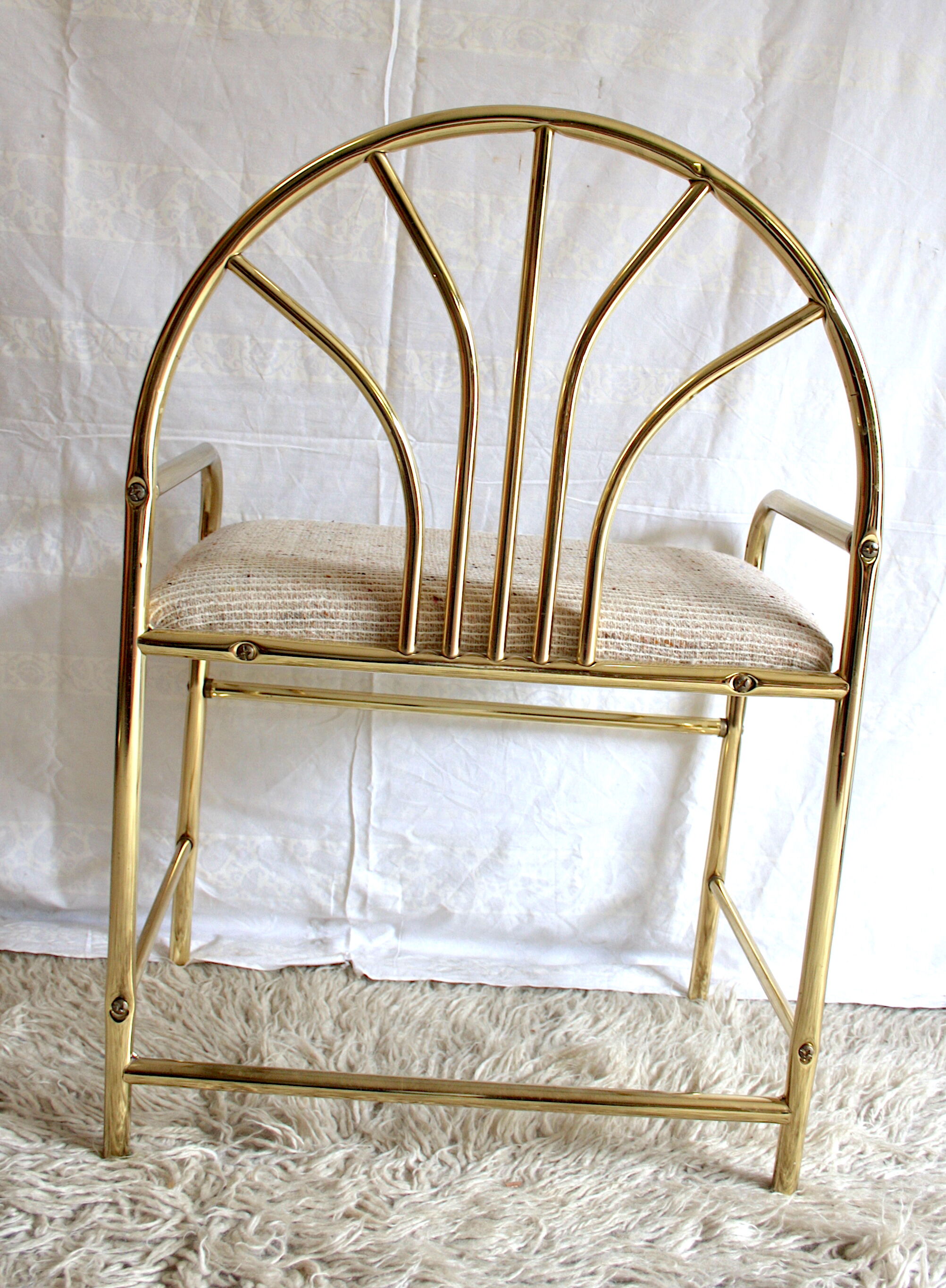 Coiffeuse et son siège métal doré années 70