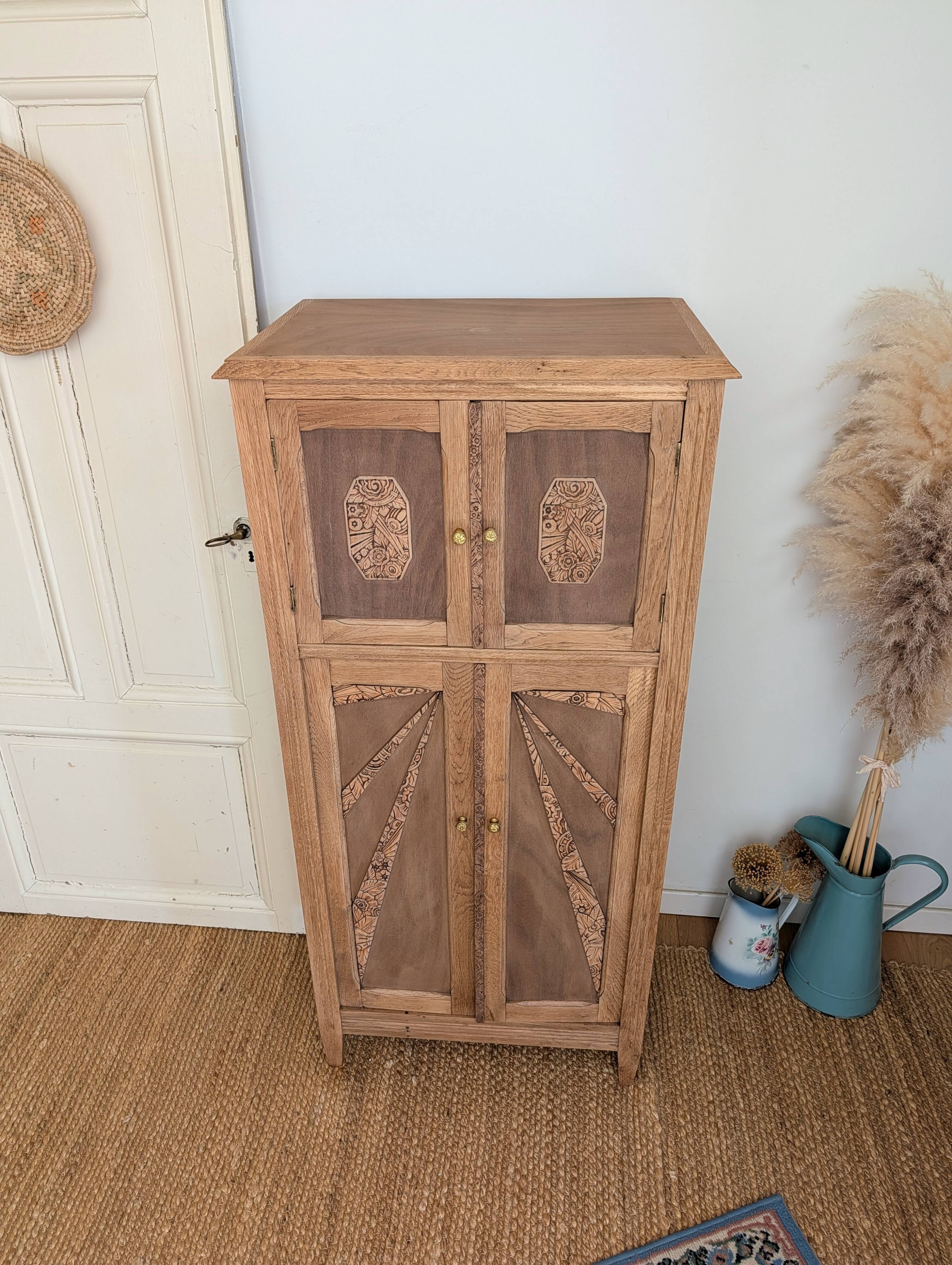 Armoire parisienne