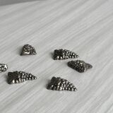 Silver metal grape knife holder