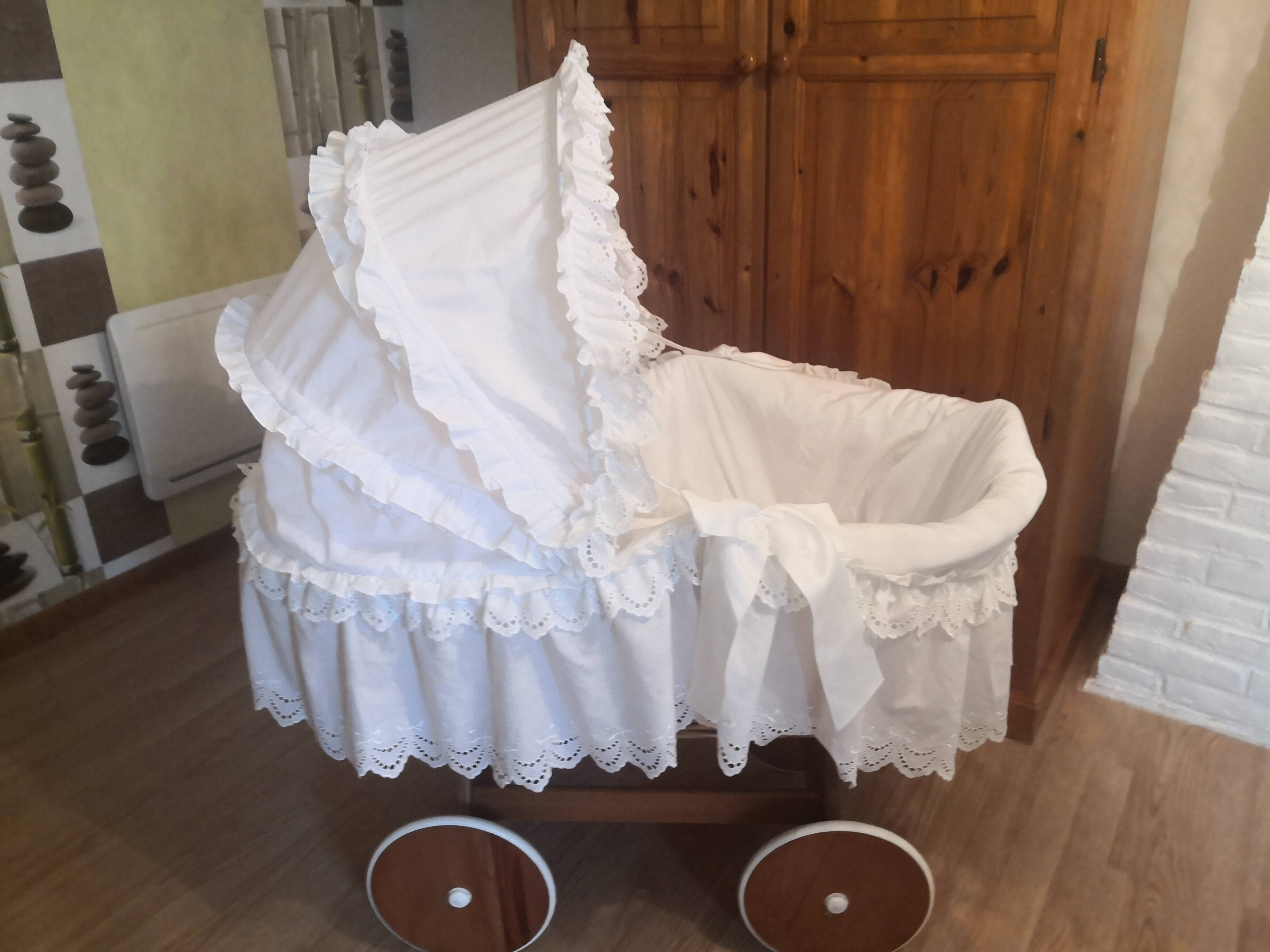 Wicker cradle