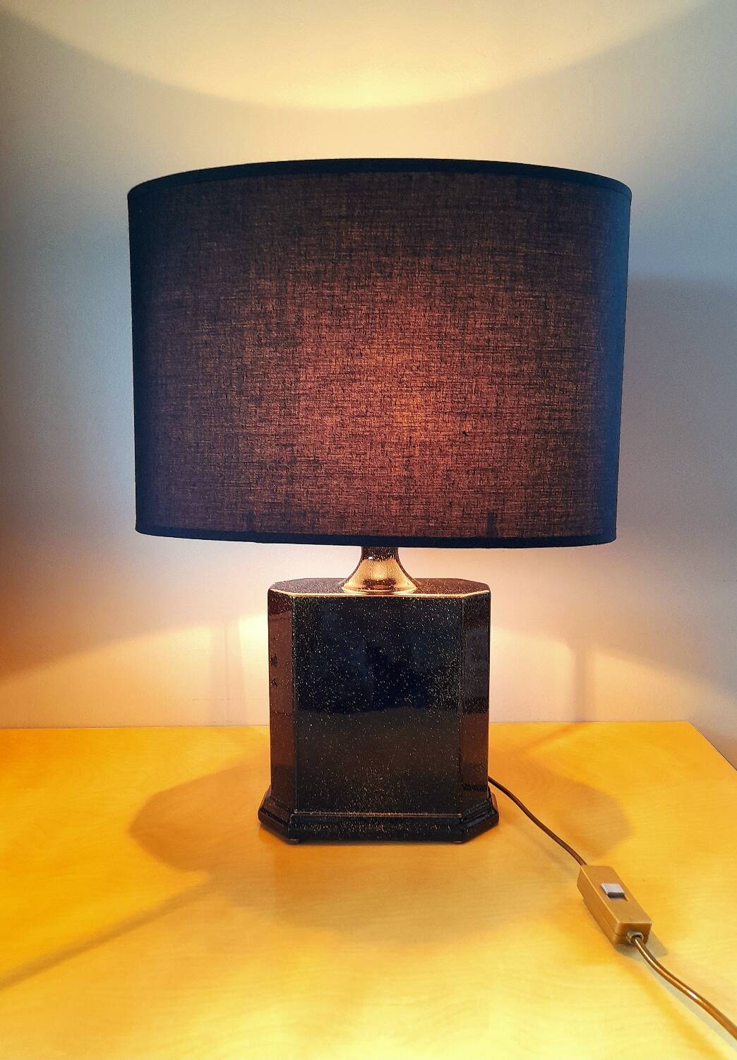 Lampe en céramique noir et or ,1980.