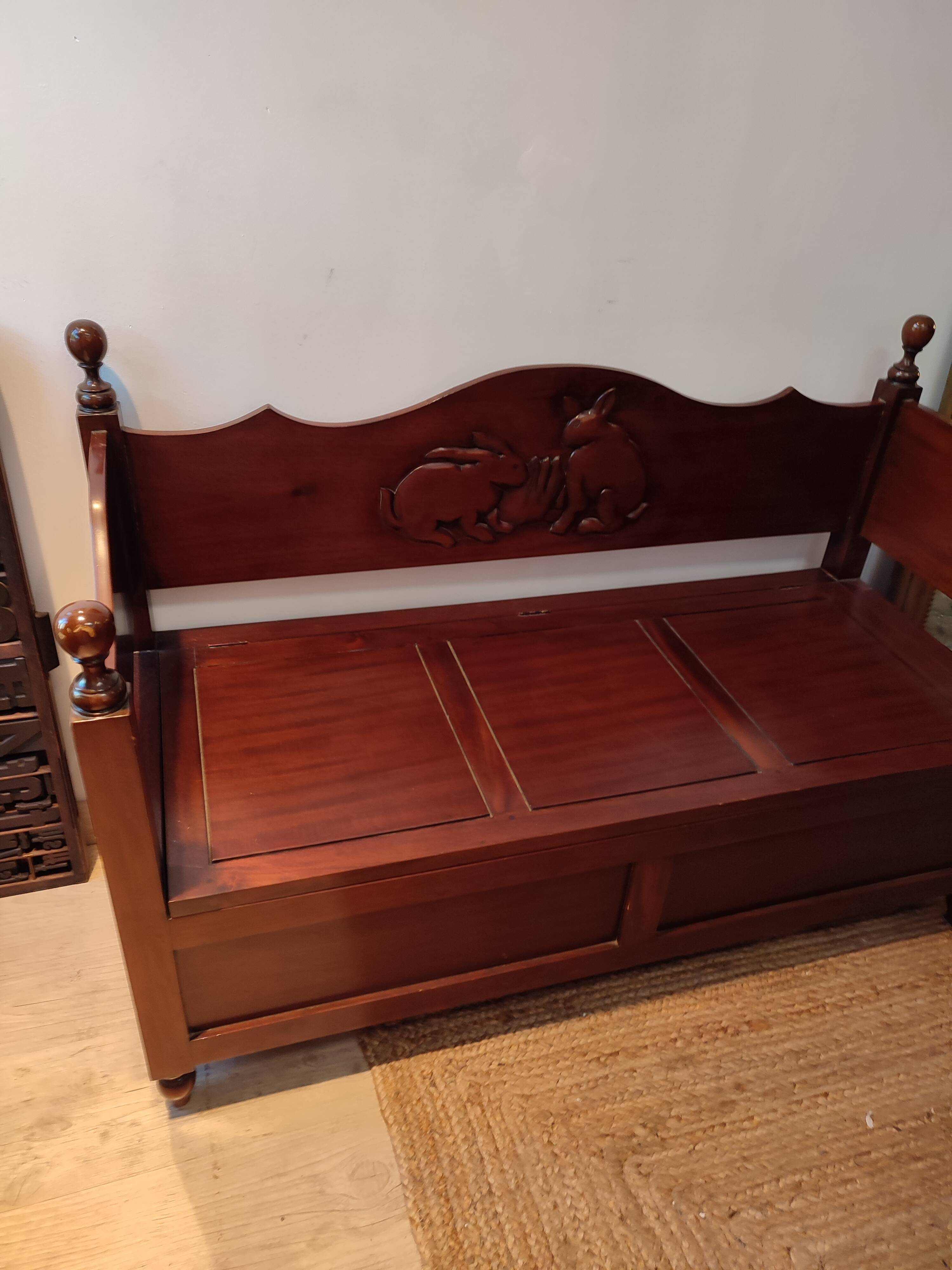 Rabbit chest bench