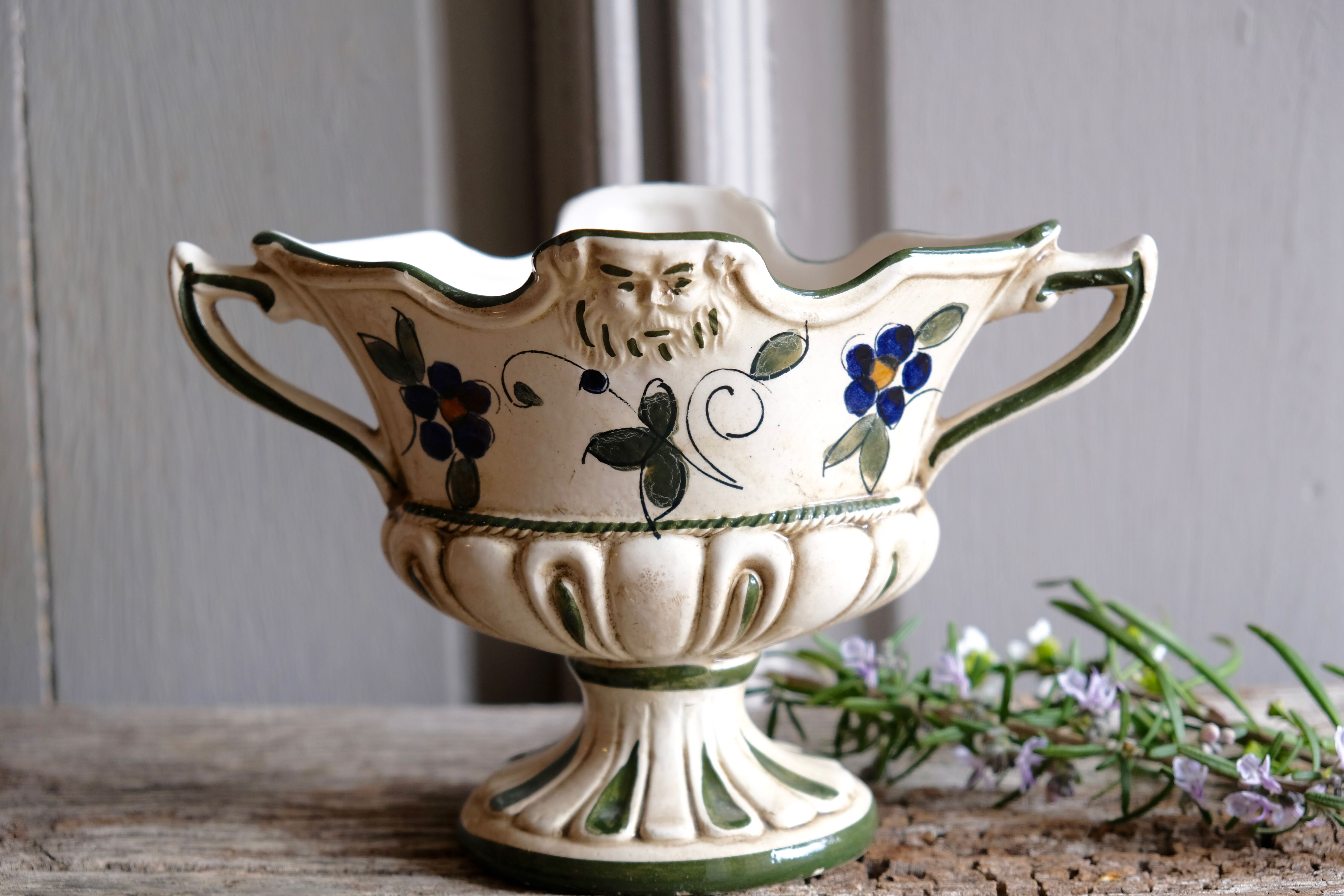 Ceramic pot cover vase Capodimonte, Naples