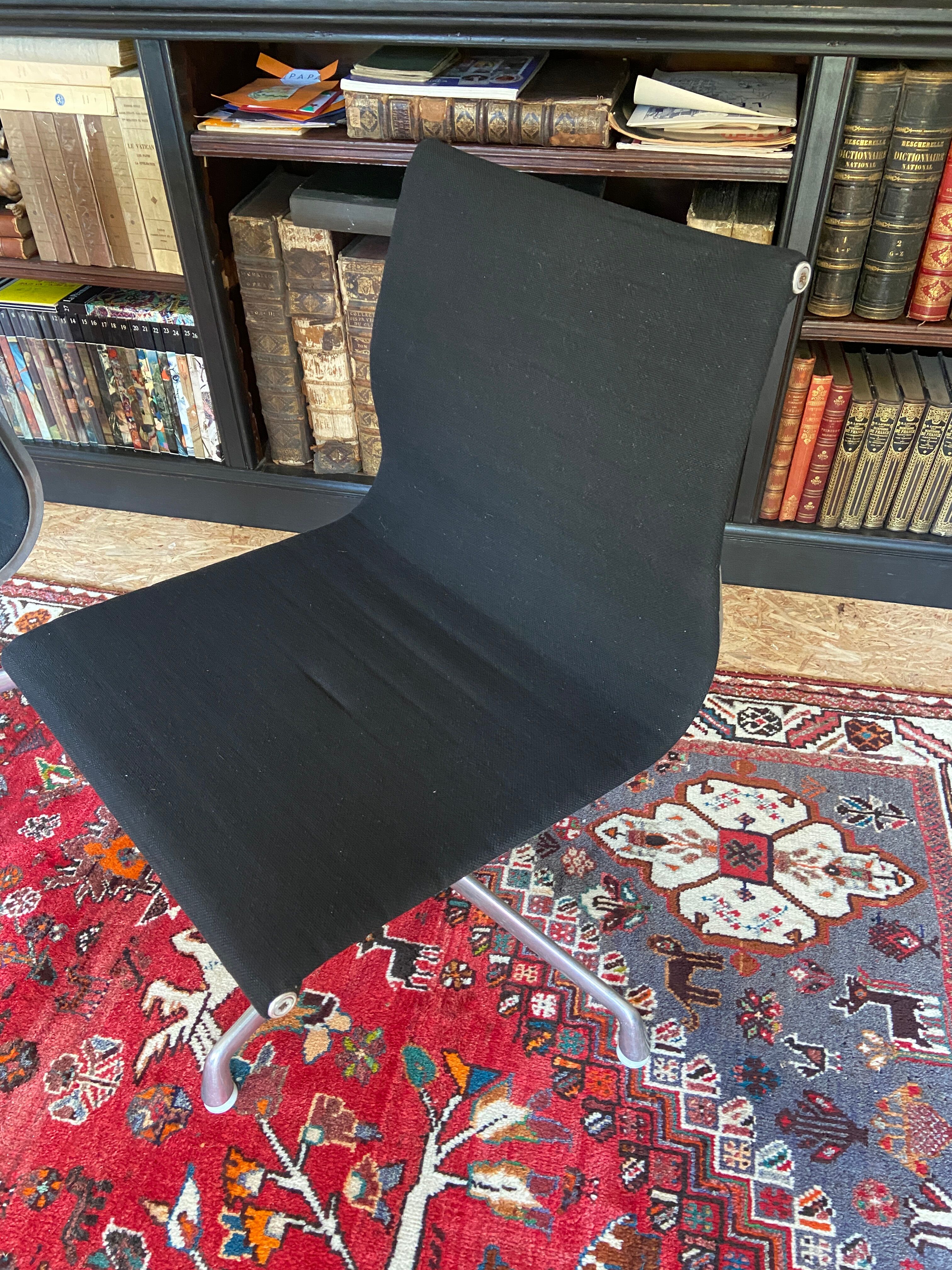 pair of Charles & Ray Eames chairs for Herman Miller model EA 106