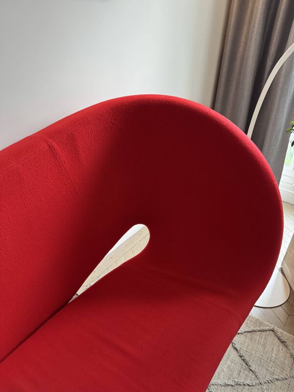 Canapé design Ron Arad “Victoria & Albert” – édition Moroso – rouge iconiqu