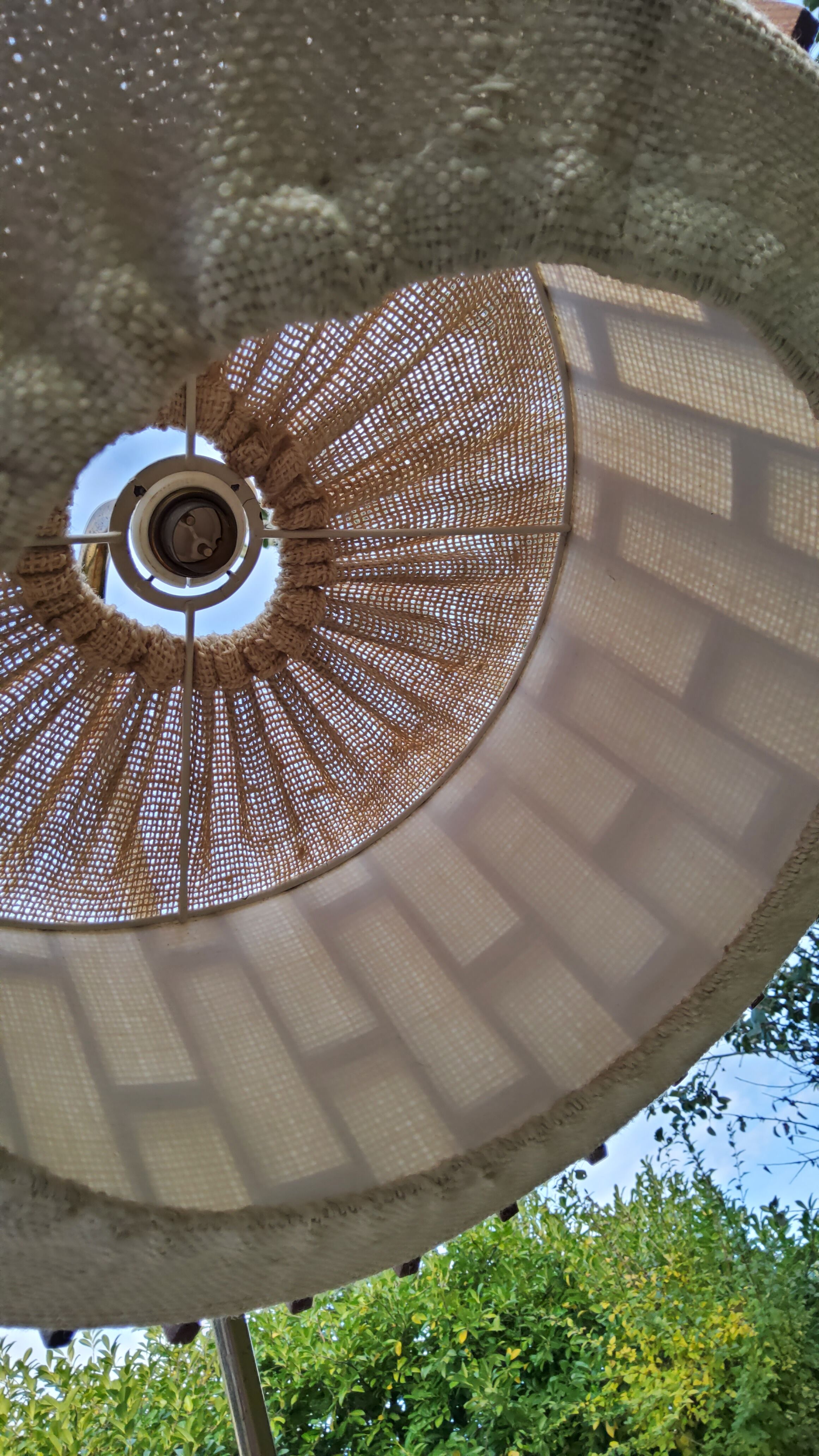 Floor lamp of the 50s in gold metal and tablet