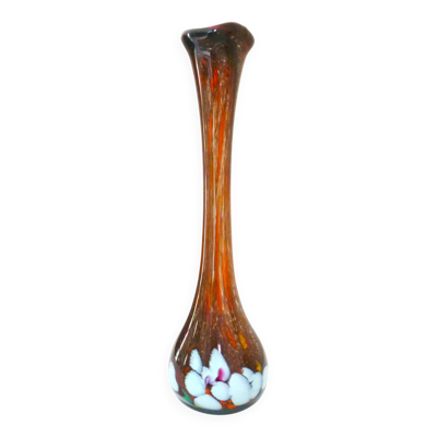 Vase en verre soufflé d'art avec inclusions de nombreuses couleurs
