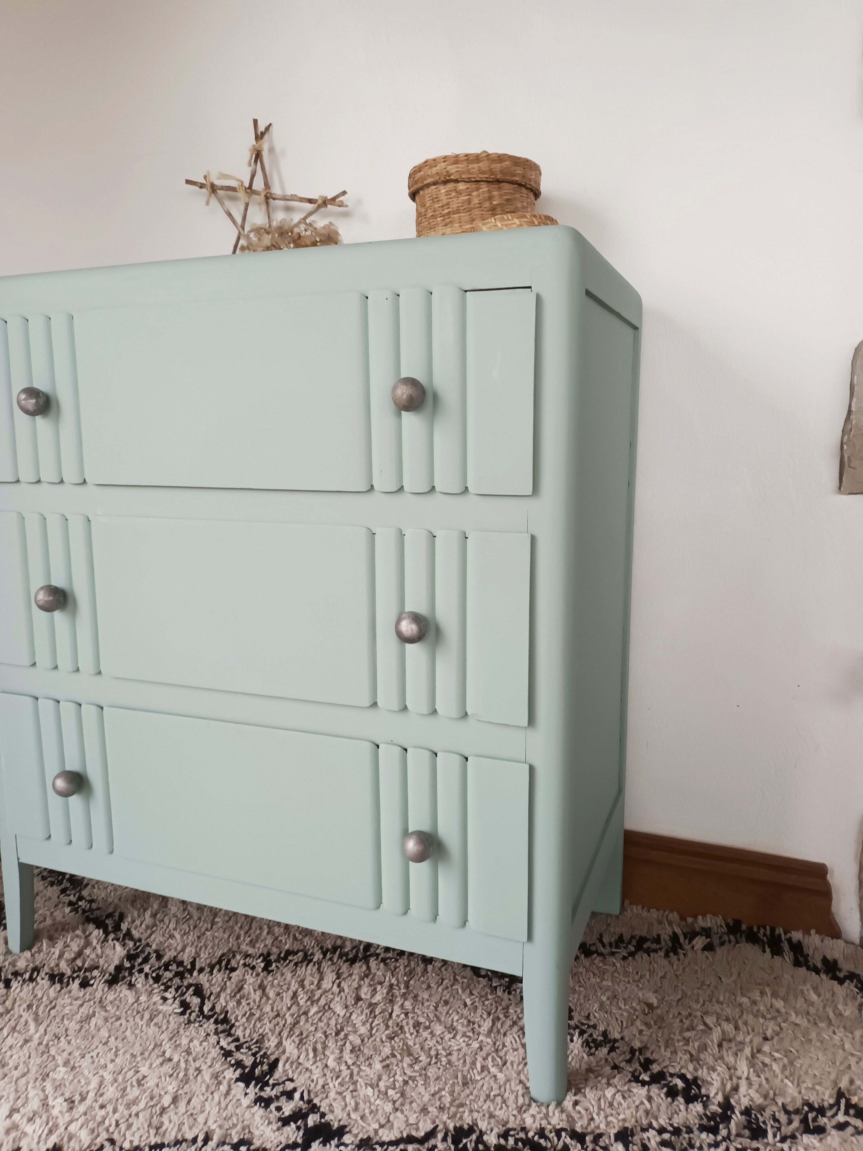 Vintage chest of drawers
