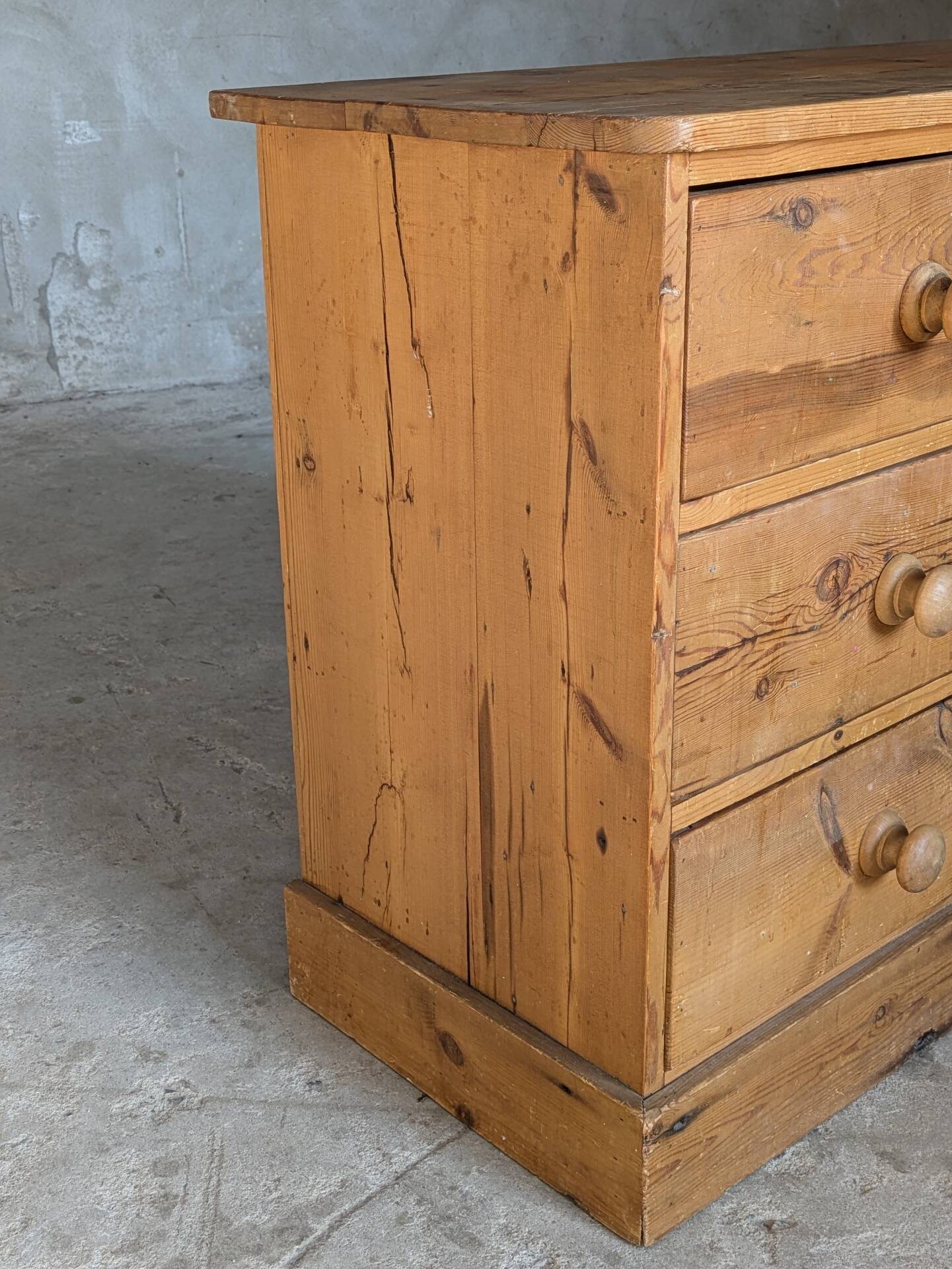English pine chest of drawers