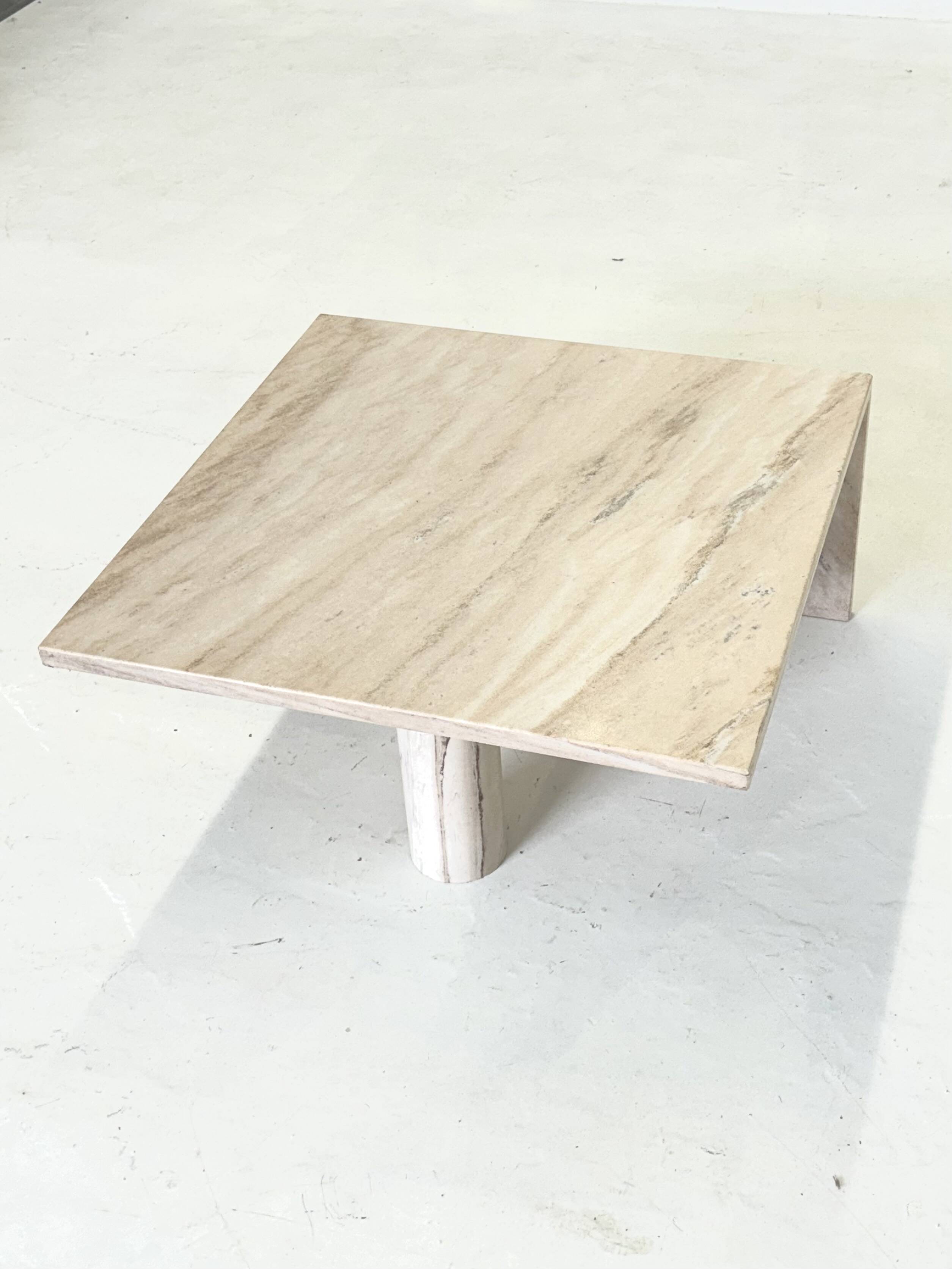 Table basse en marbre italien Palissandro