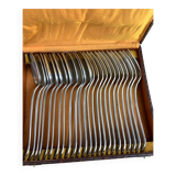 Box and its cutlery