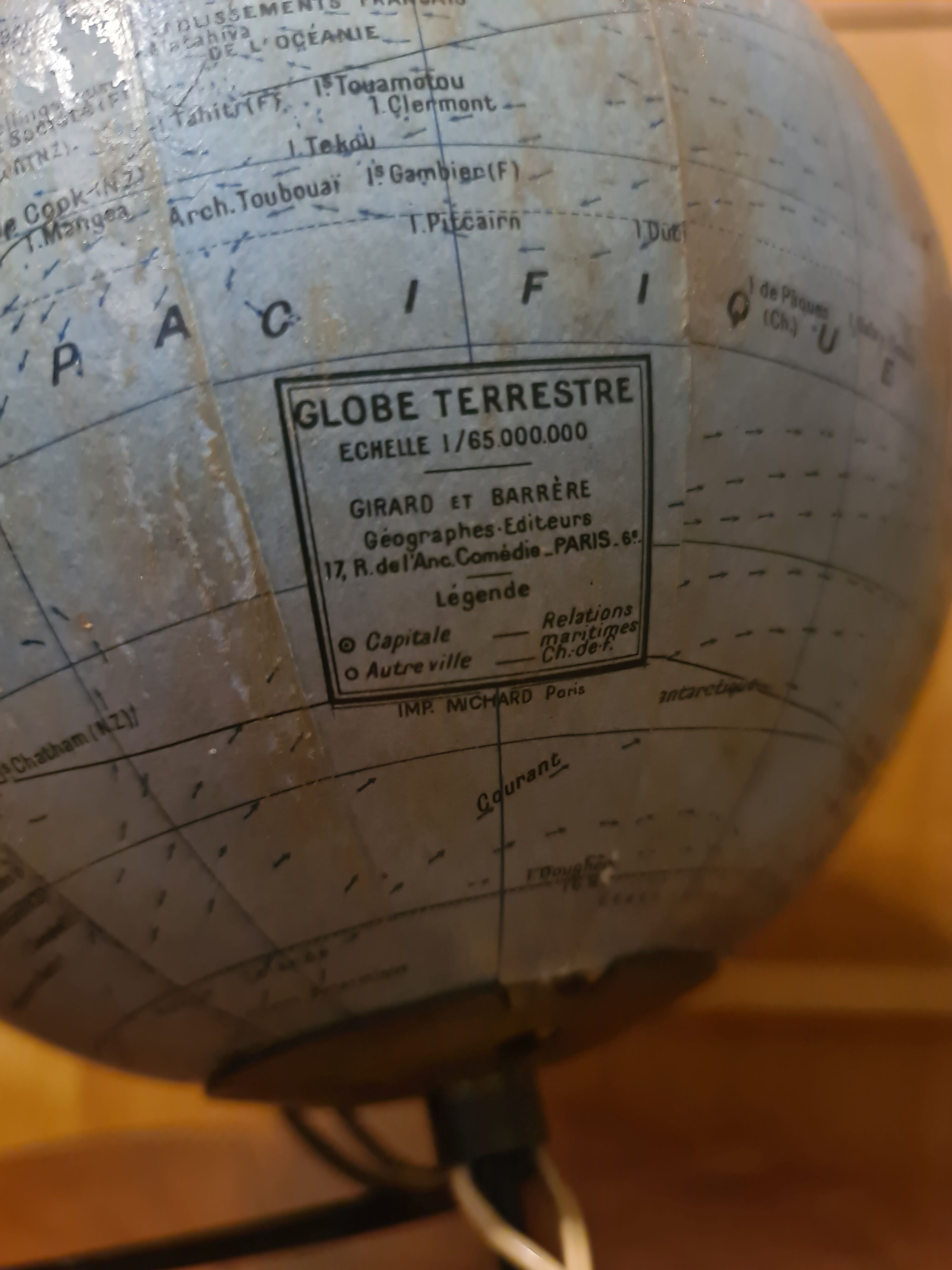 Vintage globe Girard Barrère 1970