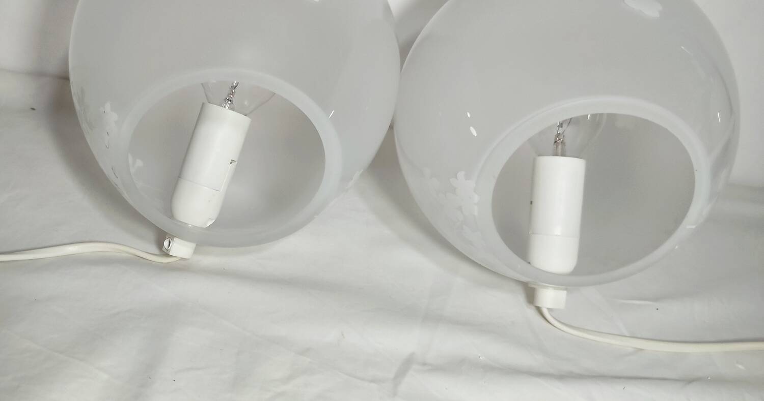 Par de lámparas de cristal. España, 1990s.