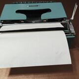 Olivetti lettera 32 typewriter
