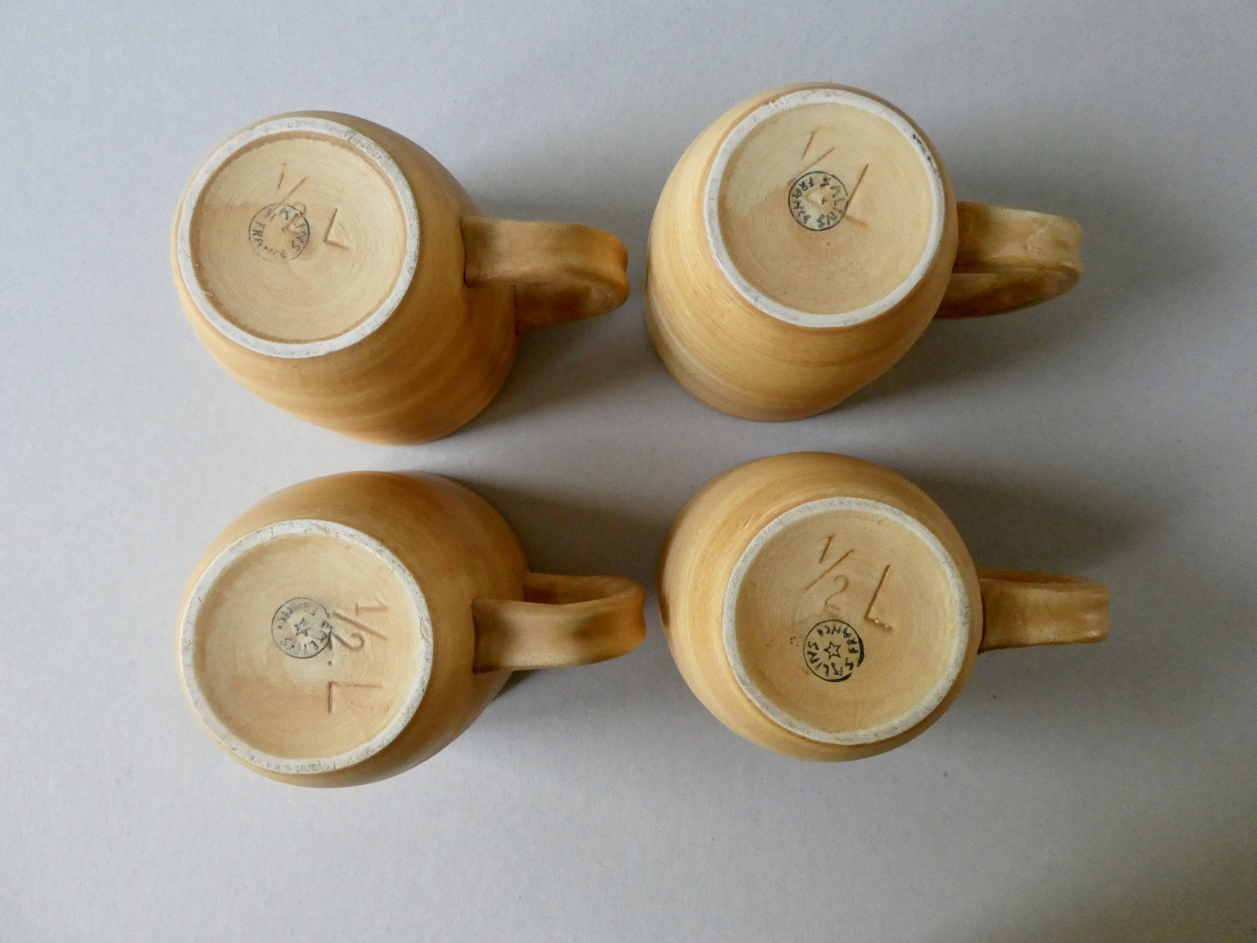 4 mugs Salins France, grès et émail vert