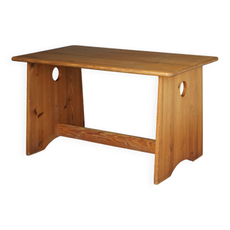 Table en pin suédois par Gilbert Marklund pour Furusnickarn Ab, années 1960