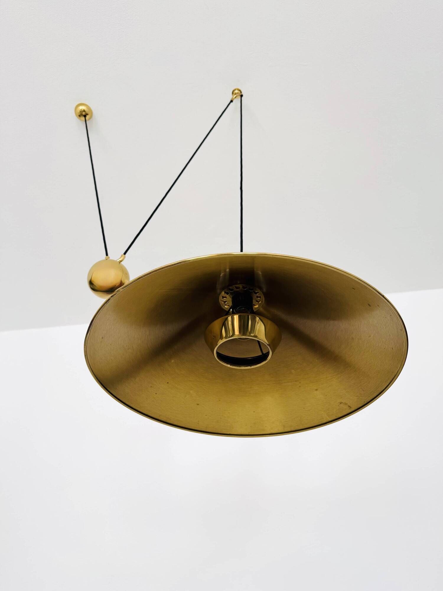 Adjustable Brass Keos Pendant Lamp with Counterweight by Florian Schulz