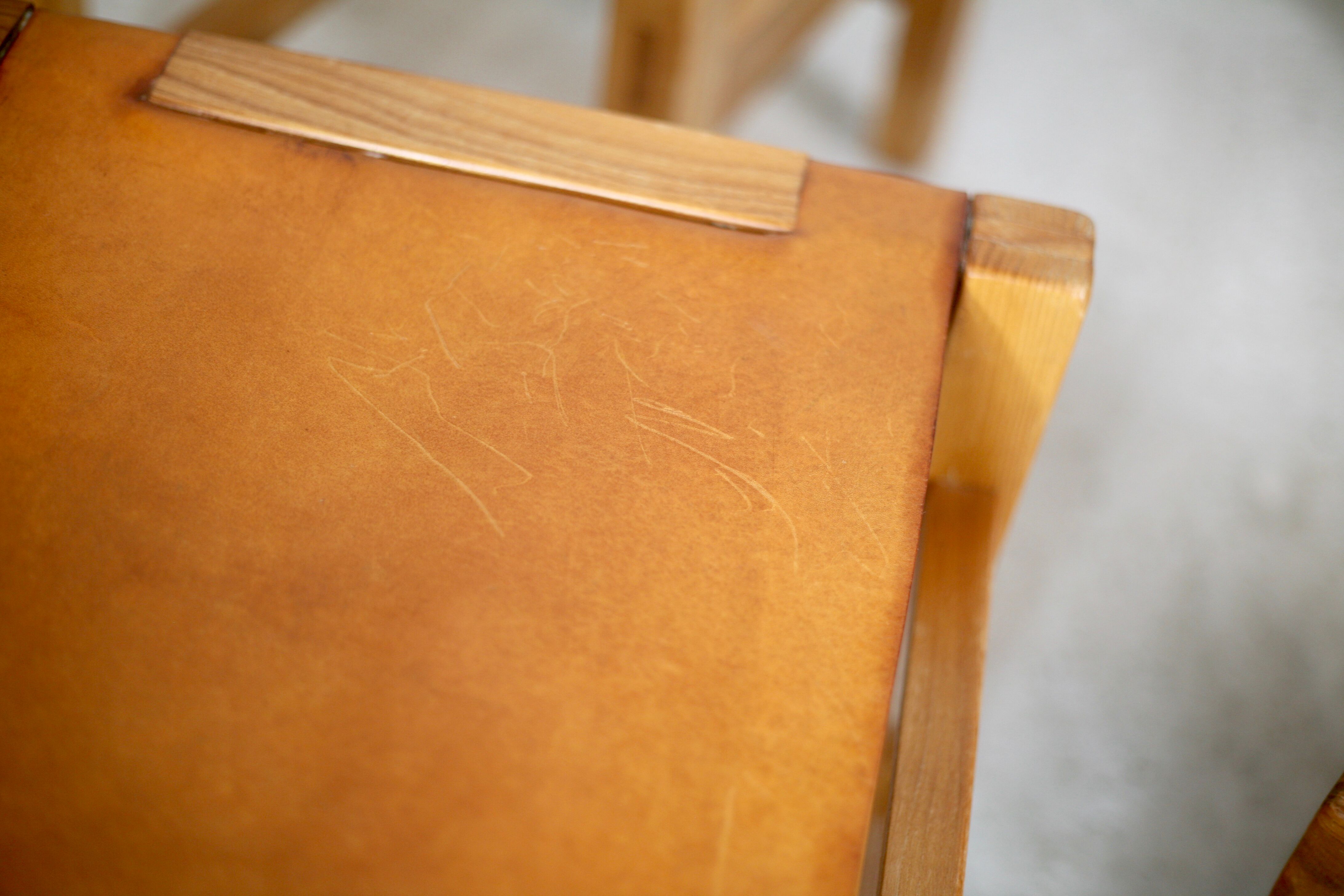 Ensemble de 4 chaises et table basse Maison Regain, France, circa 1970