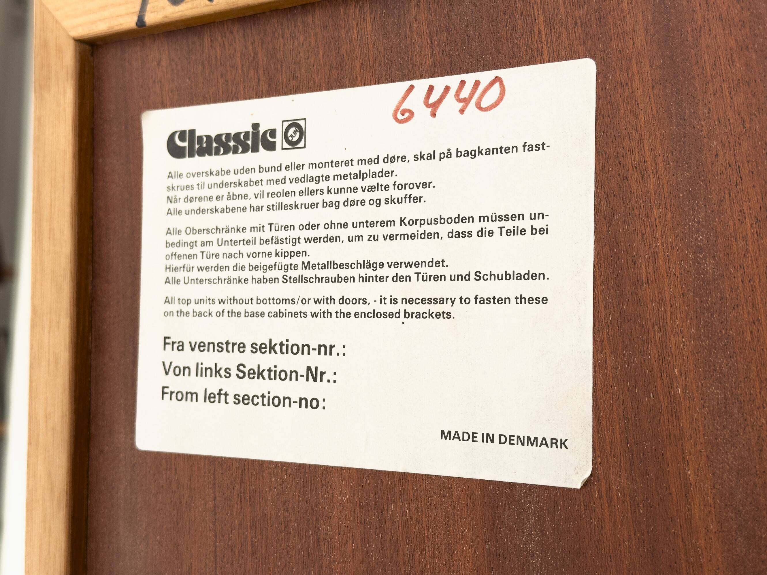 Meuble bar éclairé en teck d'Omann Jun, années 1960