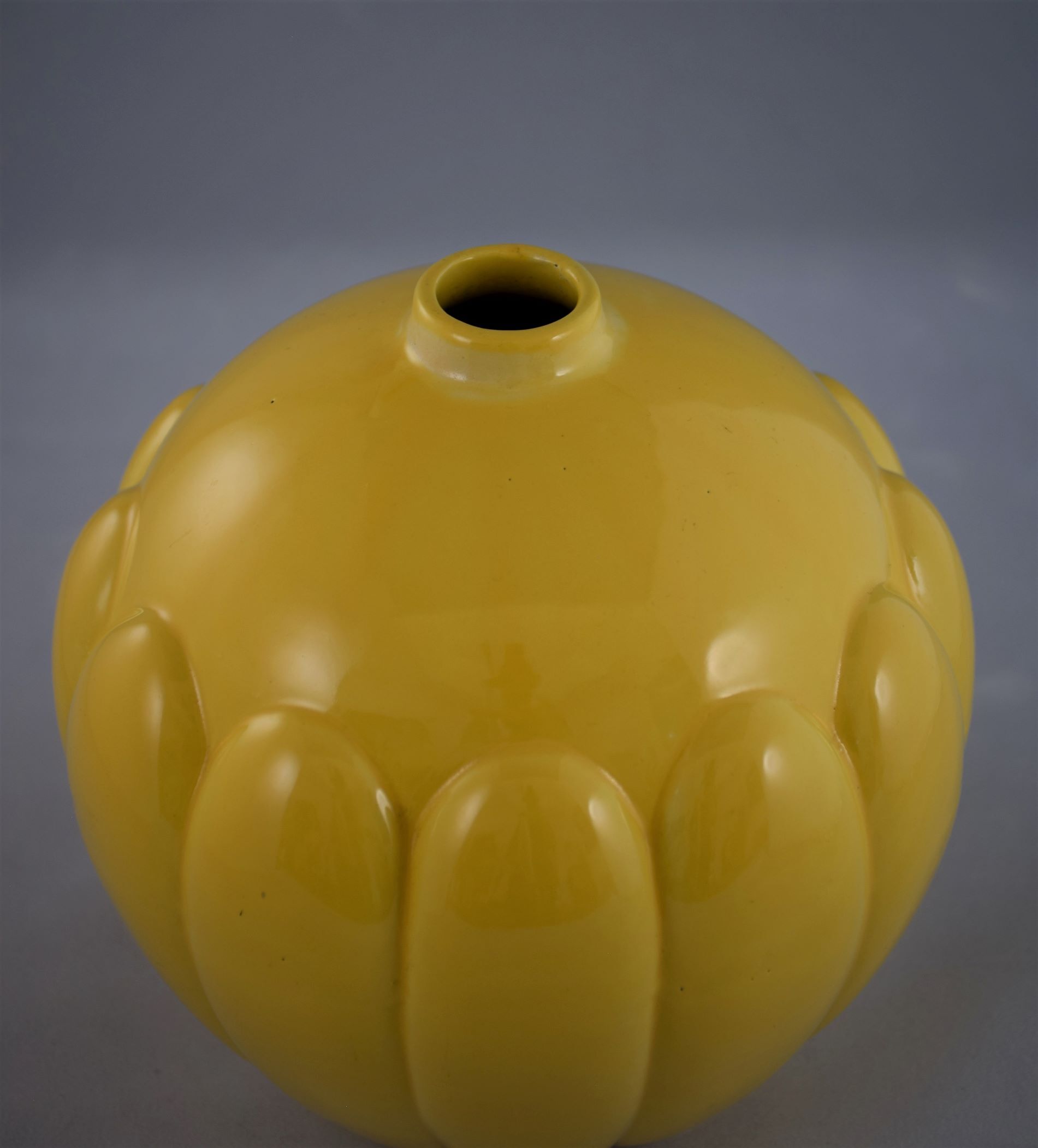 Saint Clement yellow ball vase