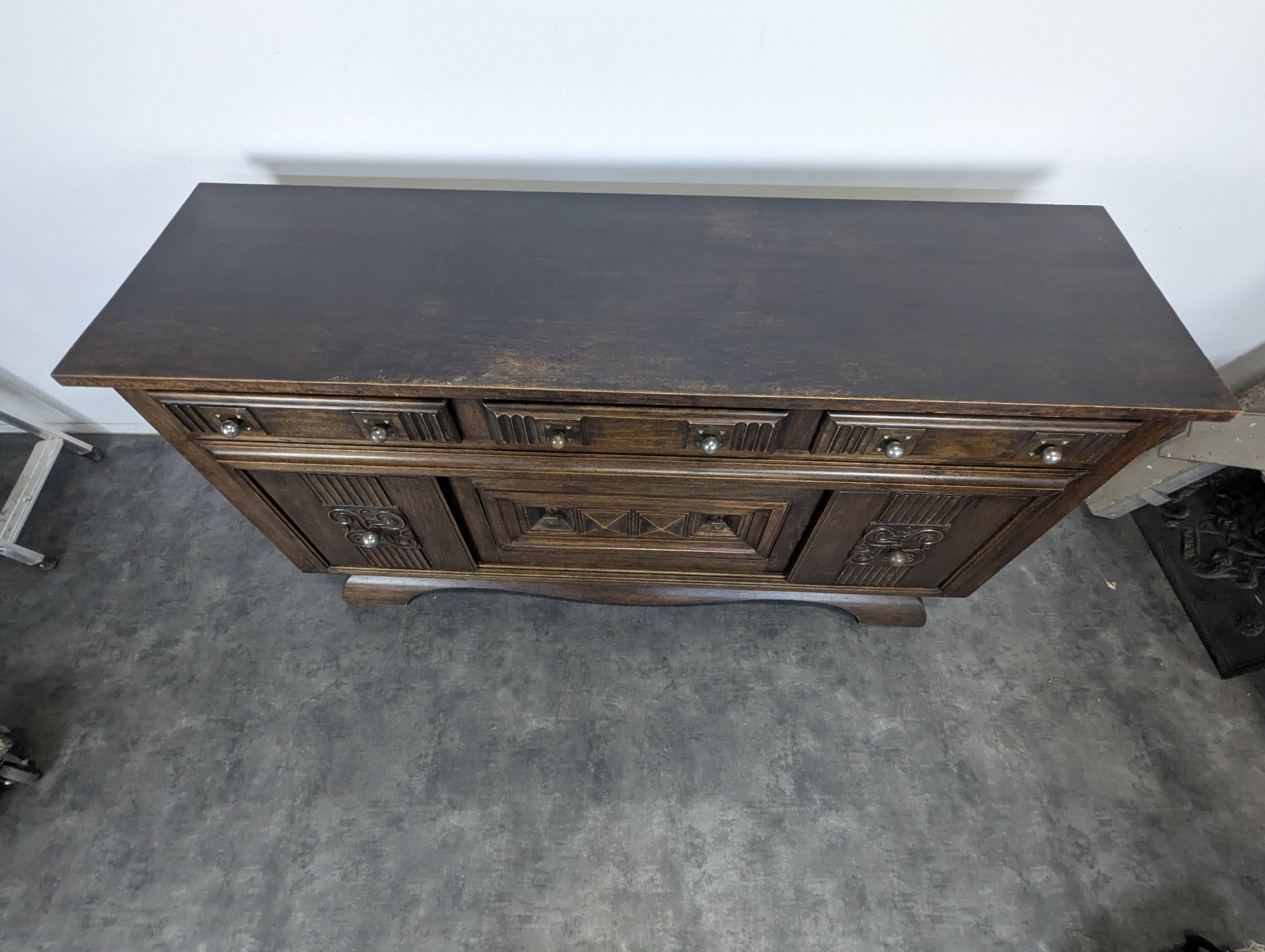 Art Deco oak enfilade with a diamond point decoration.