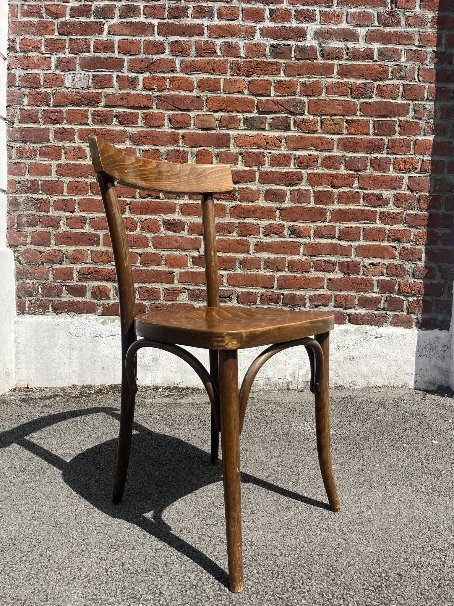 Bistro chair in turned wood, Thonet style