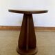 Tabouret en bois avec assise convexe