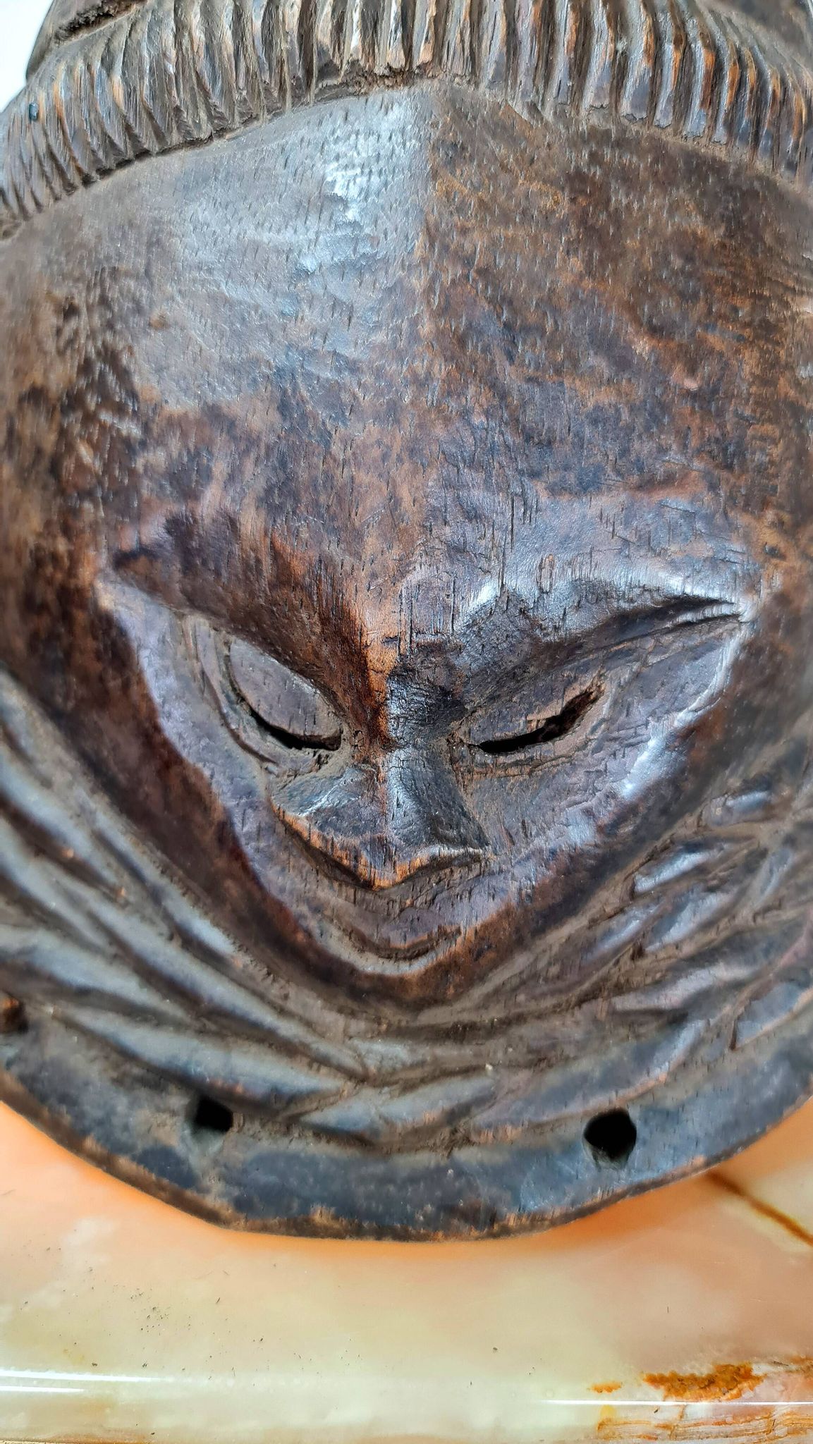 Hemba Helmet, Suku