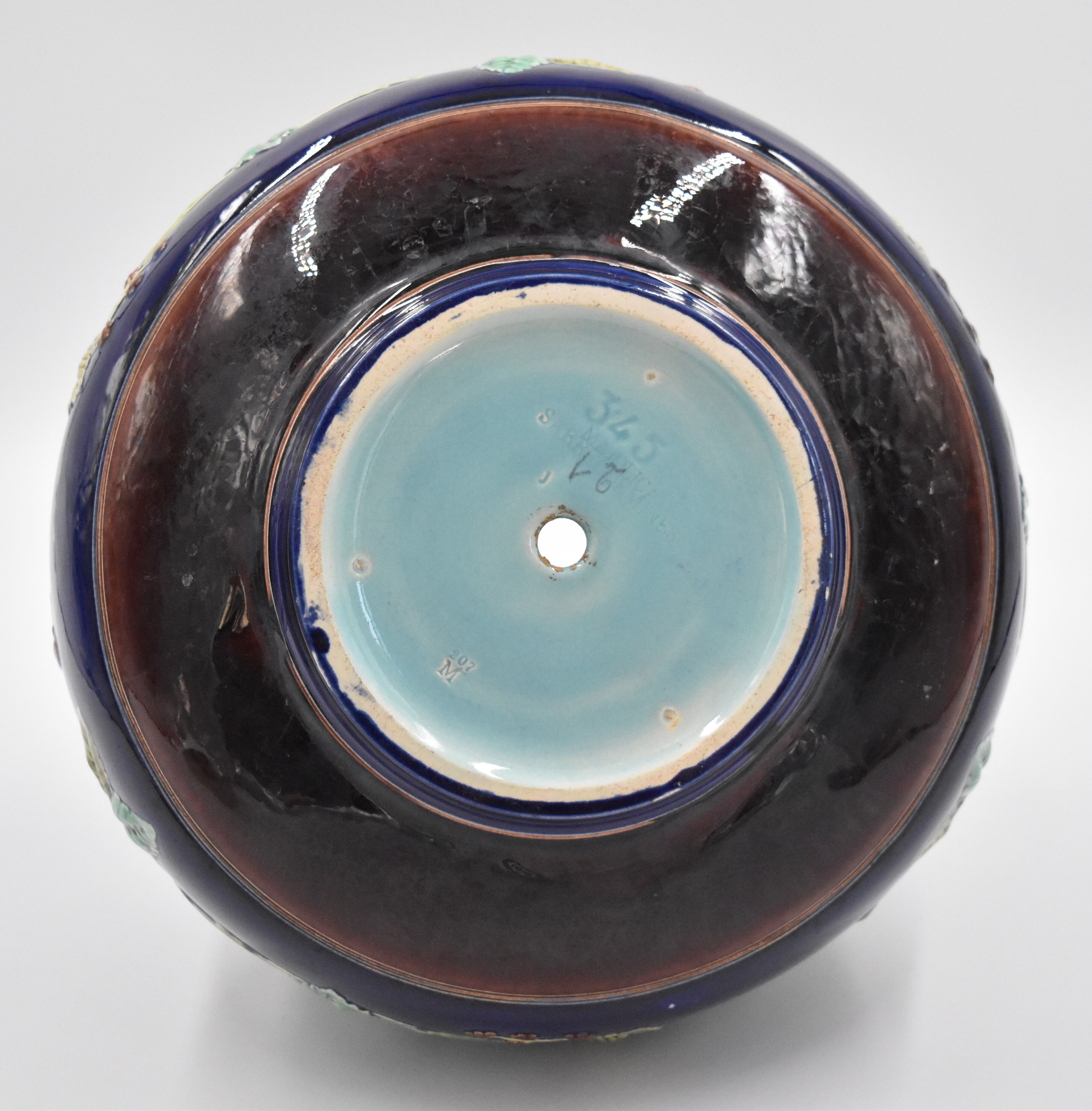 Cover-pot decor of murals in majolica Sarreguemines Majolica earthenware