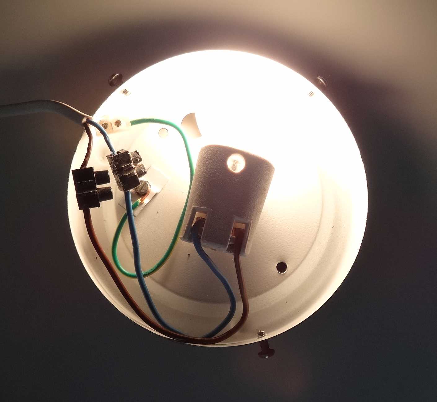 Square ceiling light in transparanting chiseled glass