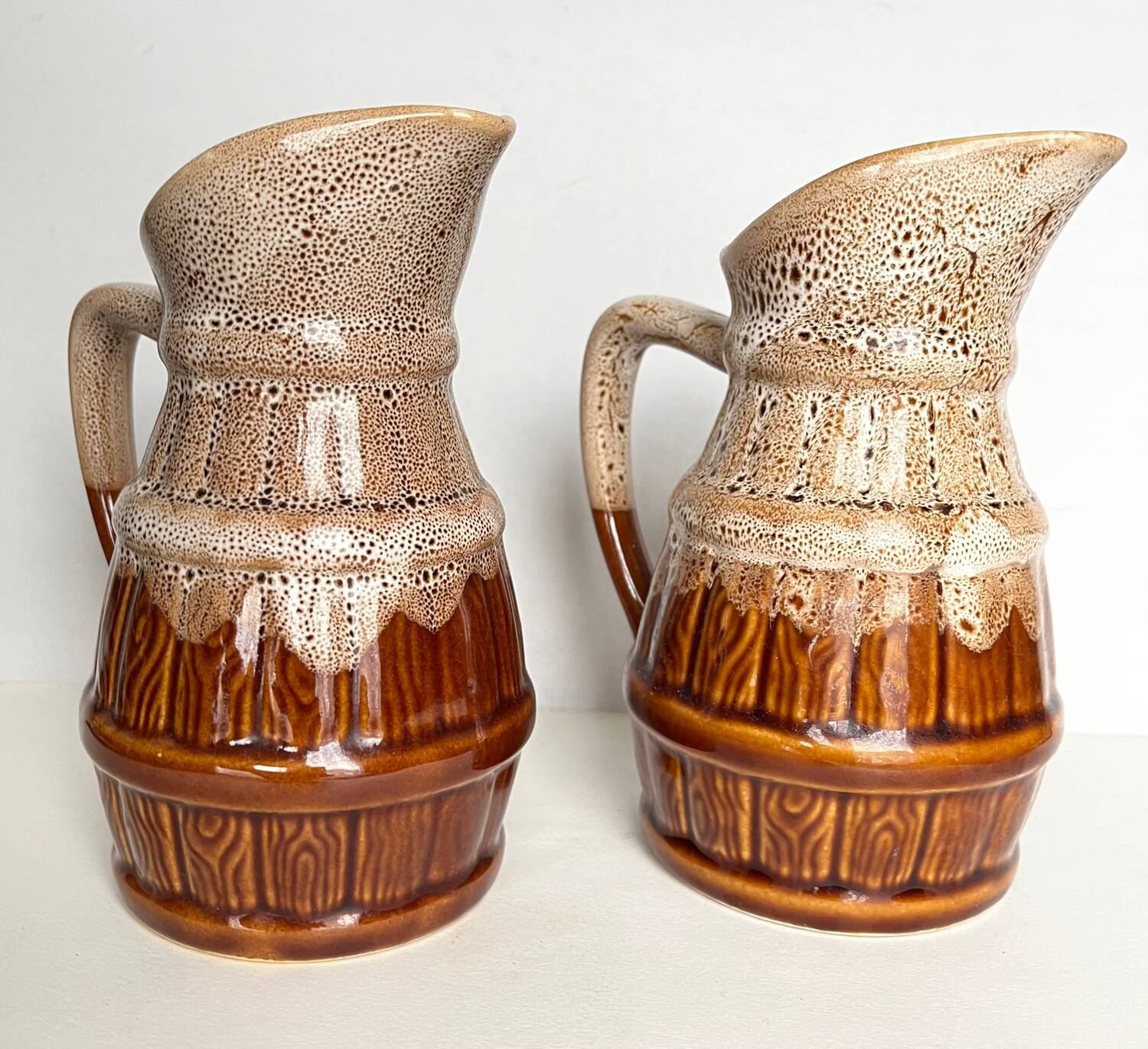 Paire de pichets vintage