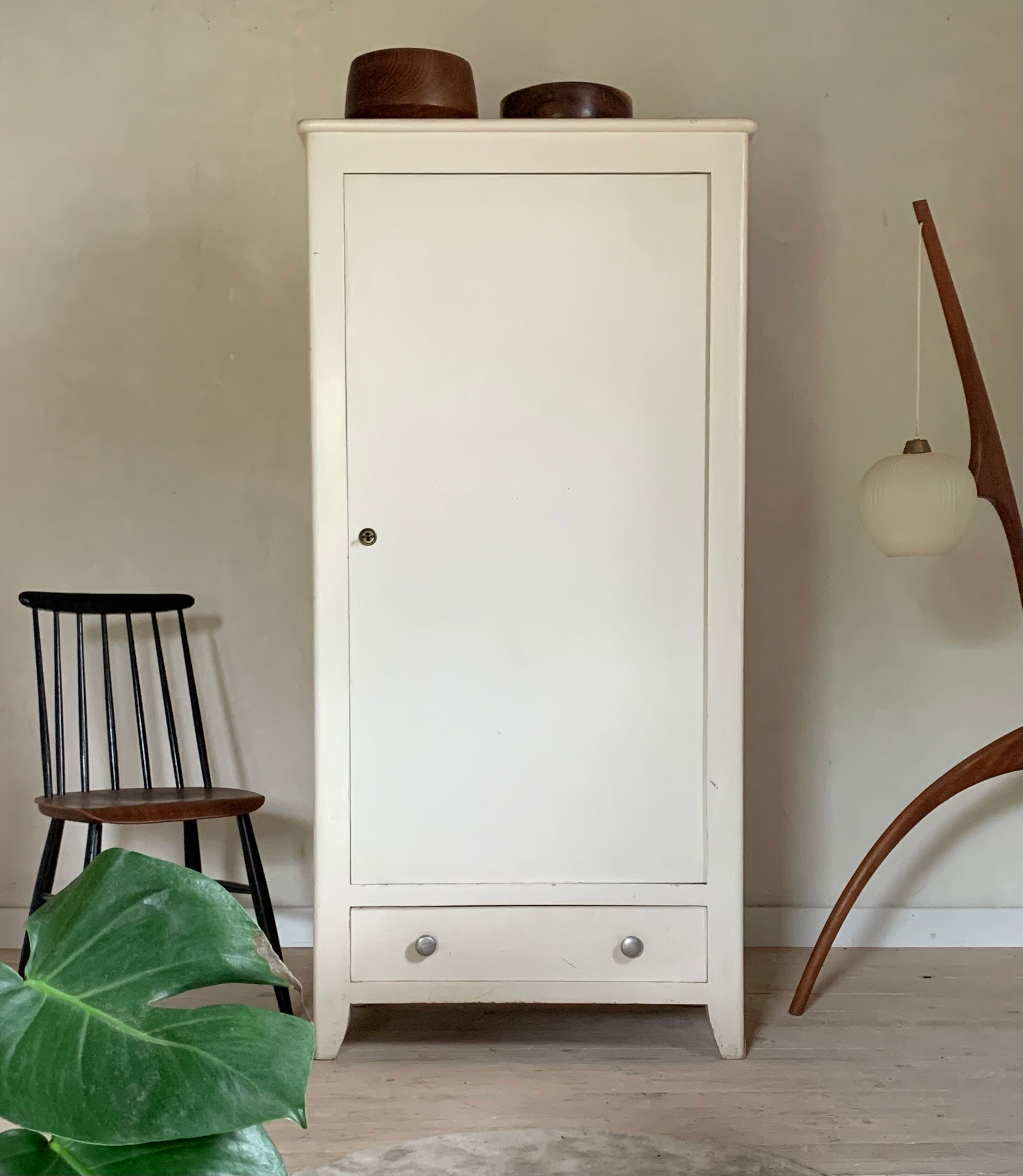 Armoire parisienne