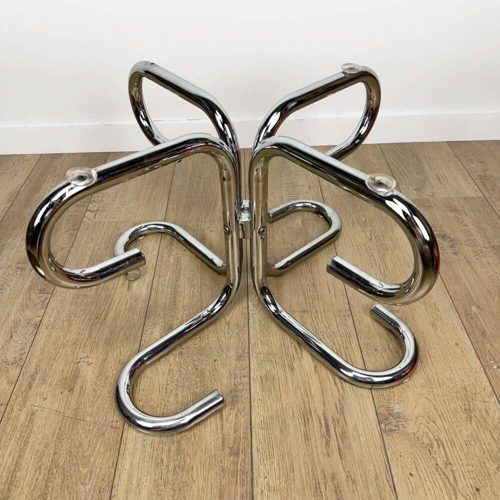 Tubular design coffee table in chrome and smoked glass, Italy, 70s