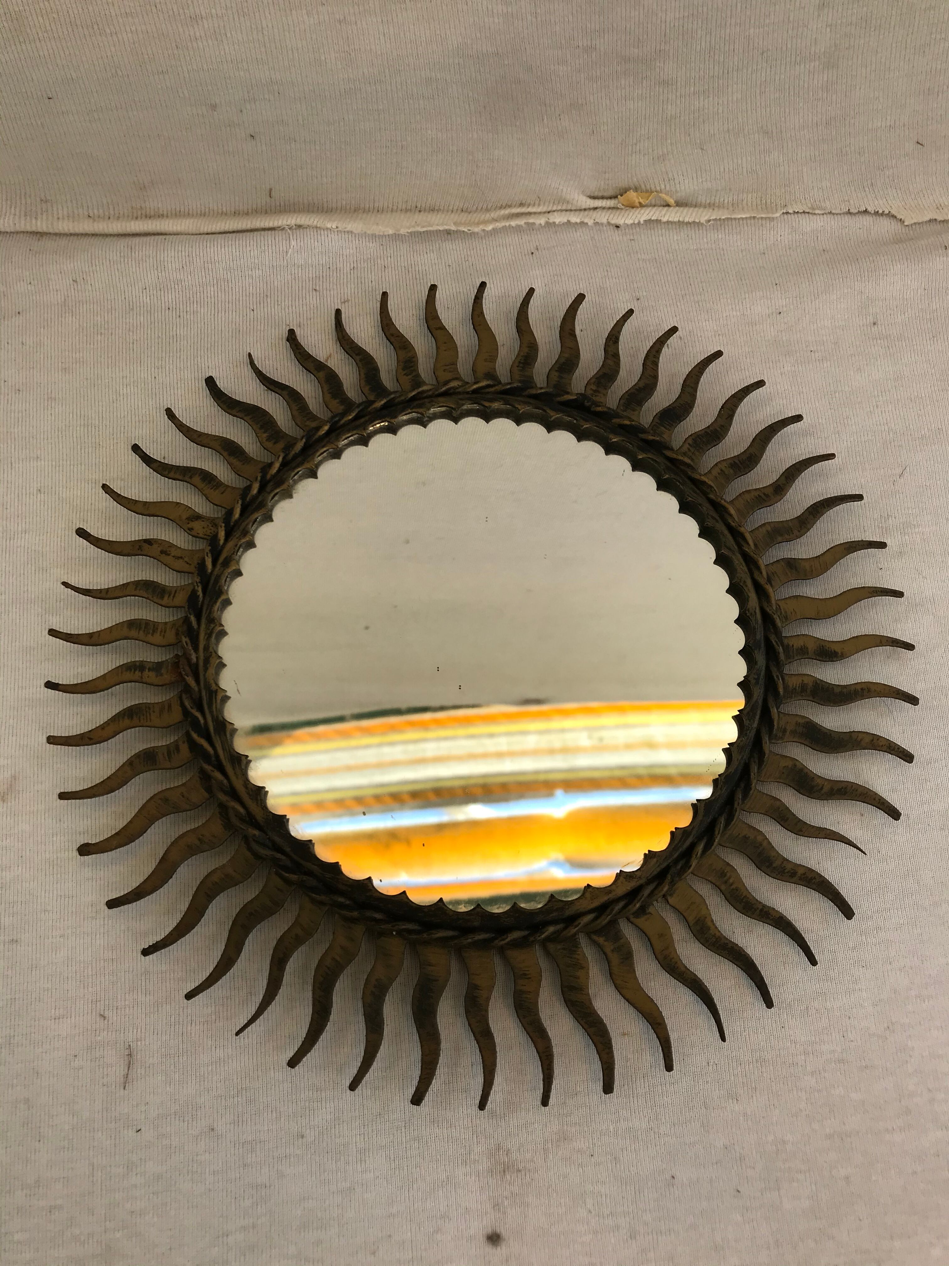 Former mirror sun contour metal vintage decoration