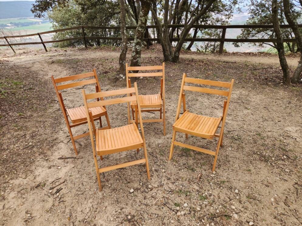 Set of 4 vintage wooden folding chairs