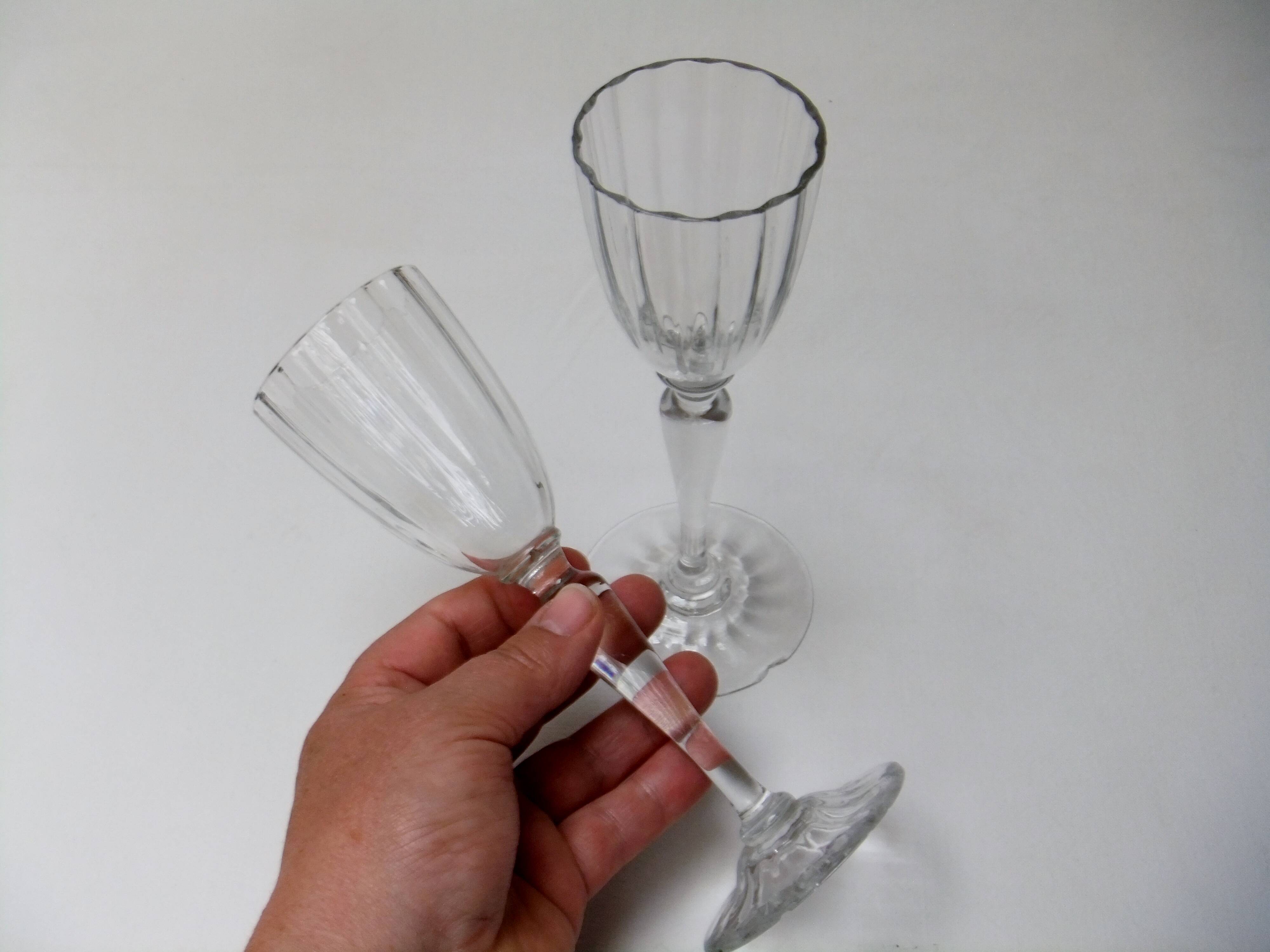Old wine glass Daum Nancy crystal ribbed tableware