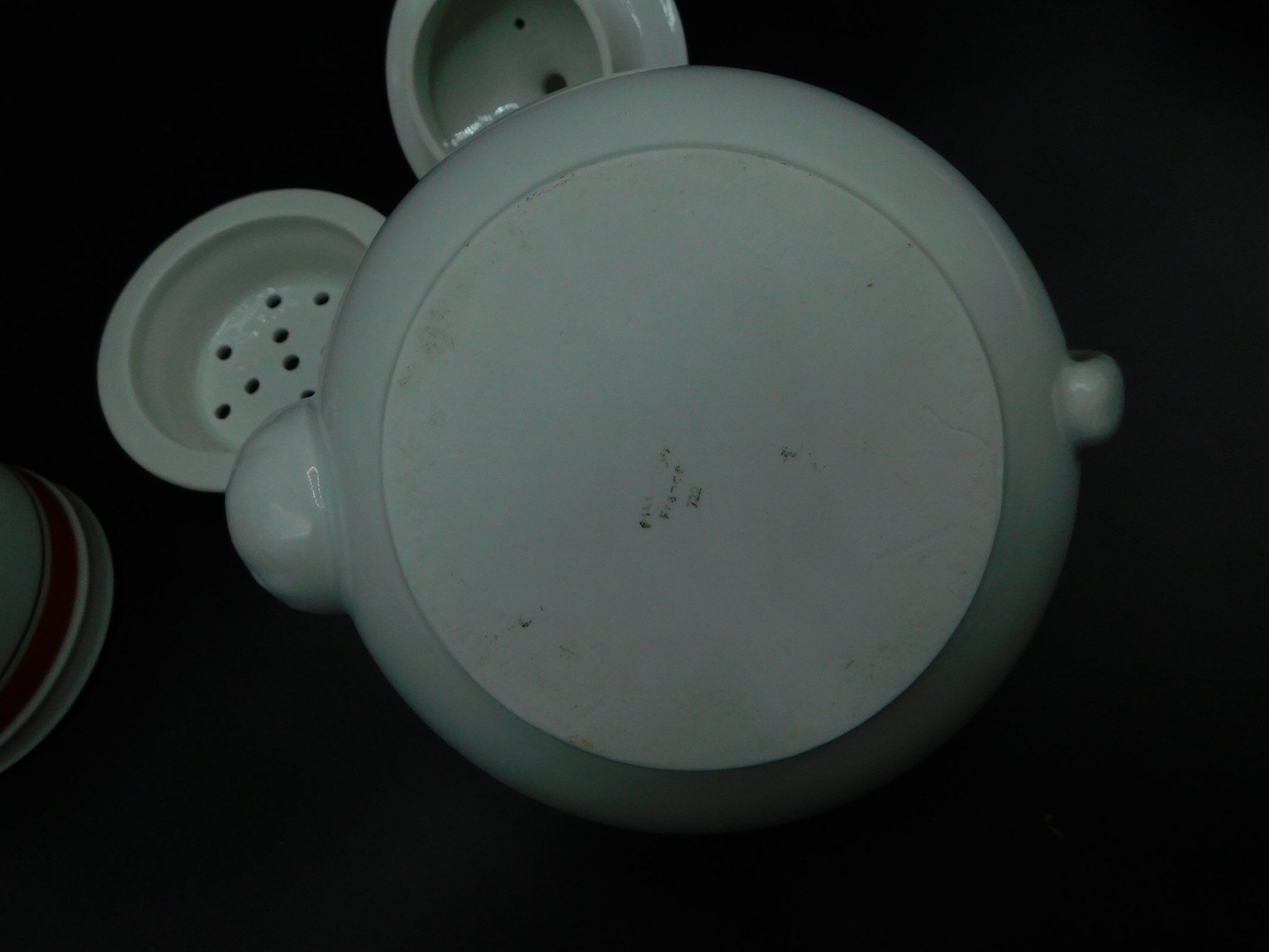 White and orange Pillivuyt tisanière