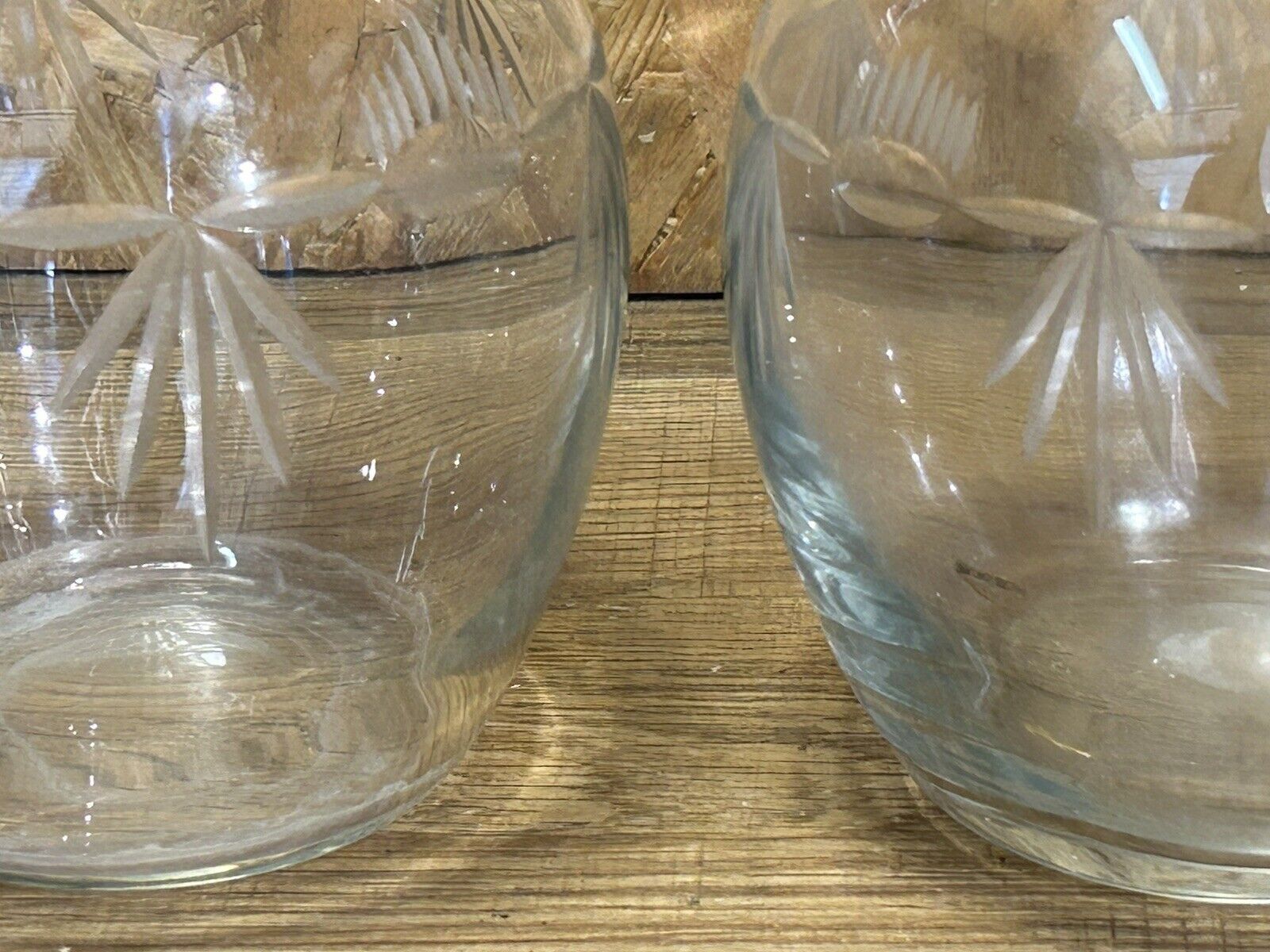 Pair of decanters nineteenth crystal grave, baccarat quality, Saint Louis, chic decoration