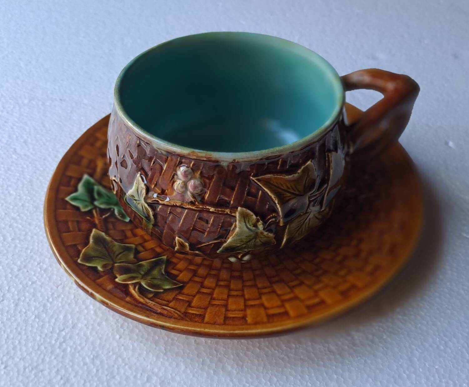 Tasse à déjeuner en barbotine