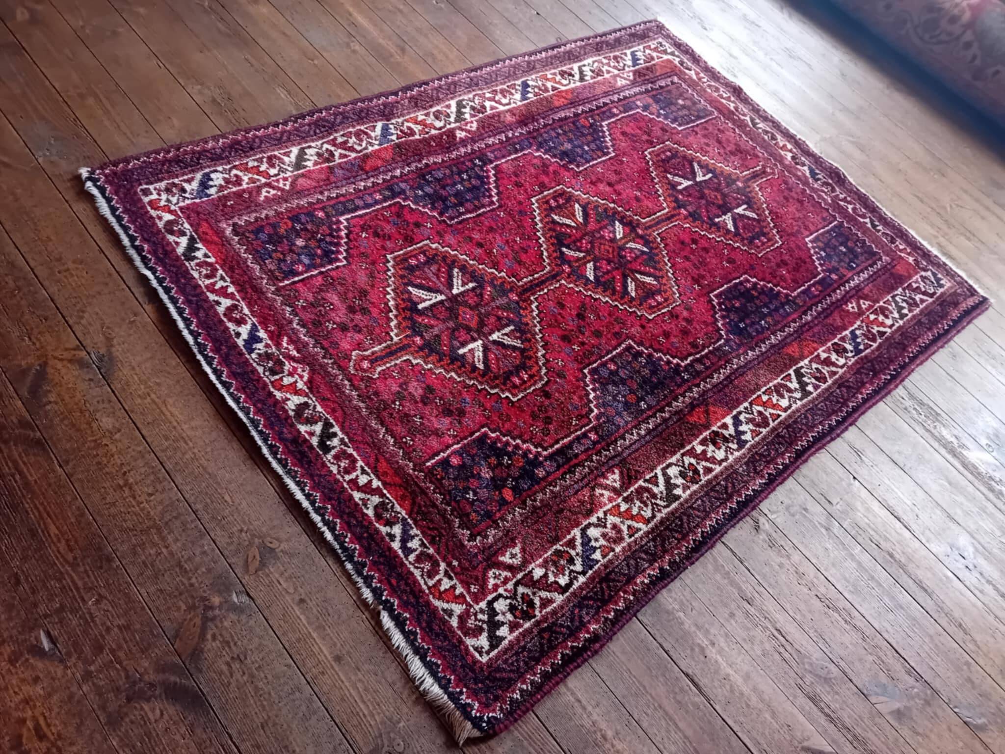 Handmade Persian Qashqai rug 172x125cm